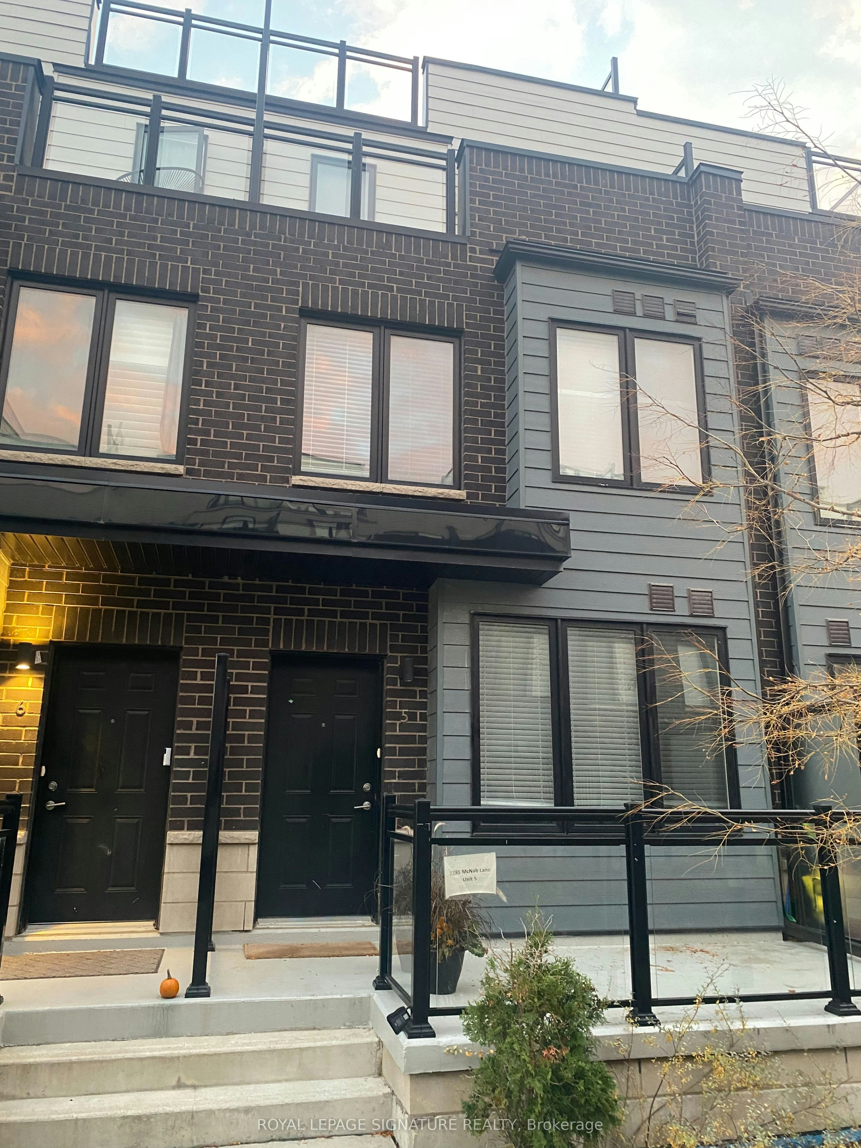 5-2285 Mcnab Lane, Mississauga, ON, L5J 0B3