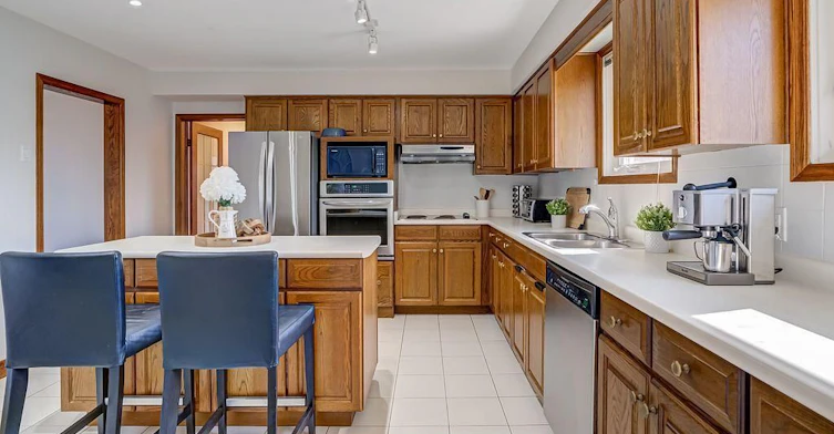 Upper-55 Tedder Street, Toronto, ON, M6M 4X2 - 8