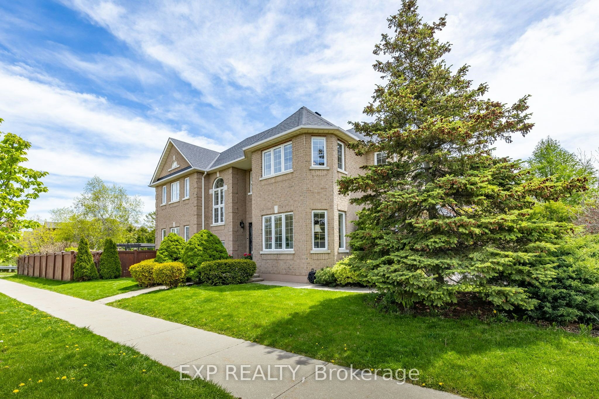 2137 Frontier Drive, Oakville, ON, L6M 3S3