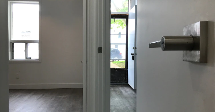 Room 2-344 Bartlett Avenue N, Toronto, ON, M6H 3G7 - 8