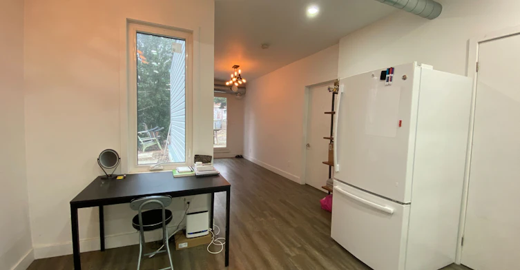 Room 2-344 Bartlett Avenue N, Toronto, ON, M6H 3G7
