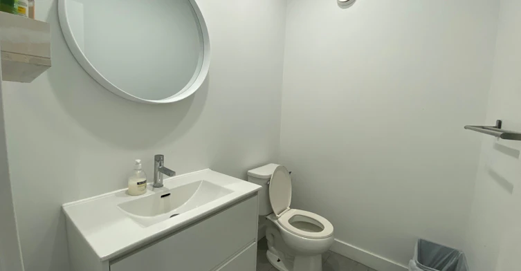 Room 2-344 Bartlett Avenue N, Toronto, ON, M6H 3G7 - 10