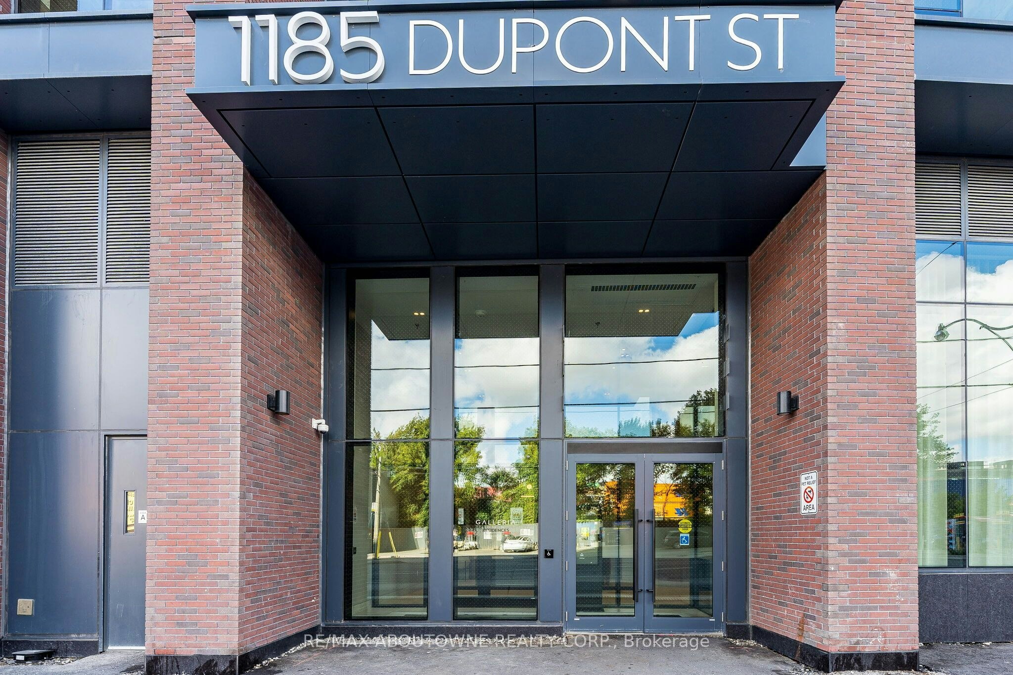 2703-1185 Dupont Street, Toronto, ON, M6H 0G5 - 3
