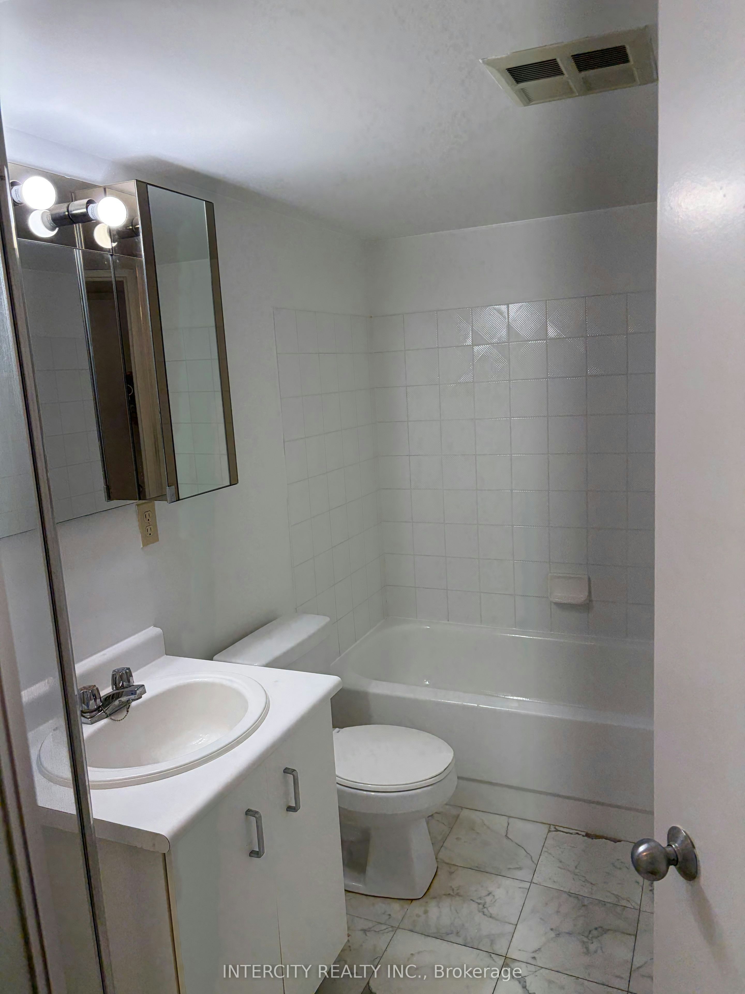 1110-61 Markbrook Lane, Toronto, ON, M9V 5E7 - 7