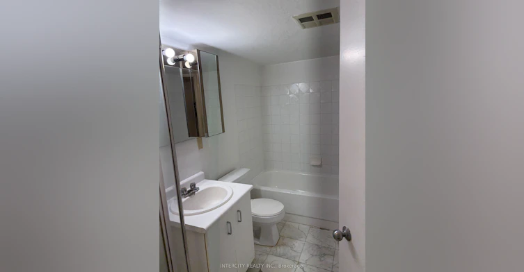 1110-61 Markbrook Lane, Toronto, ON, M9V 5E7 - 7