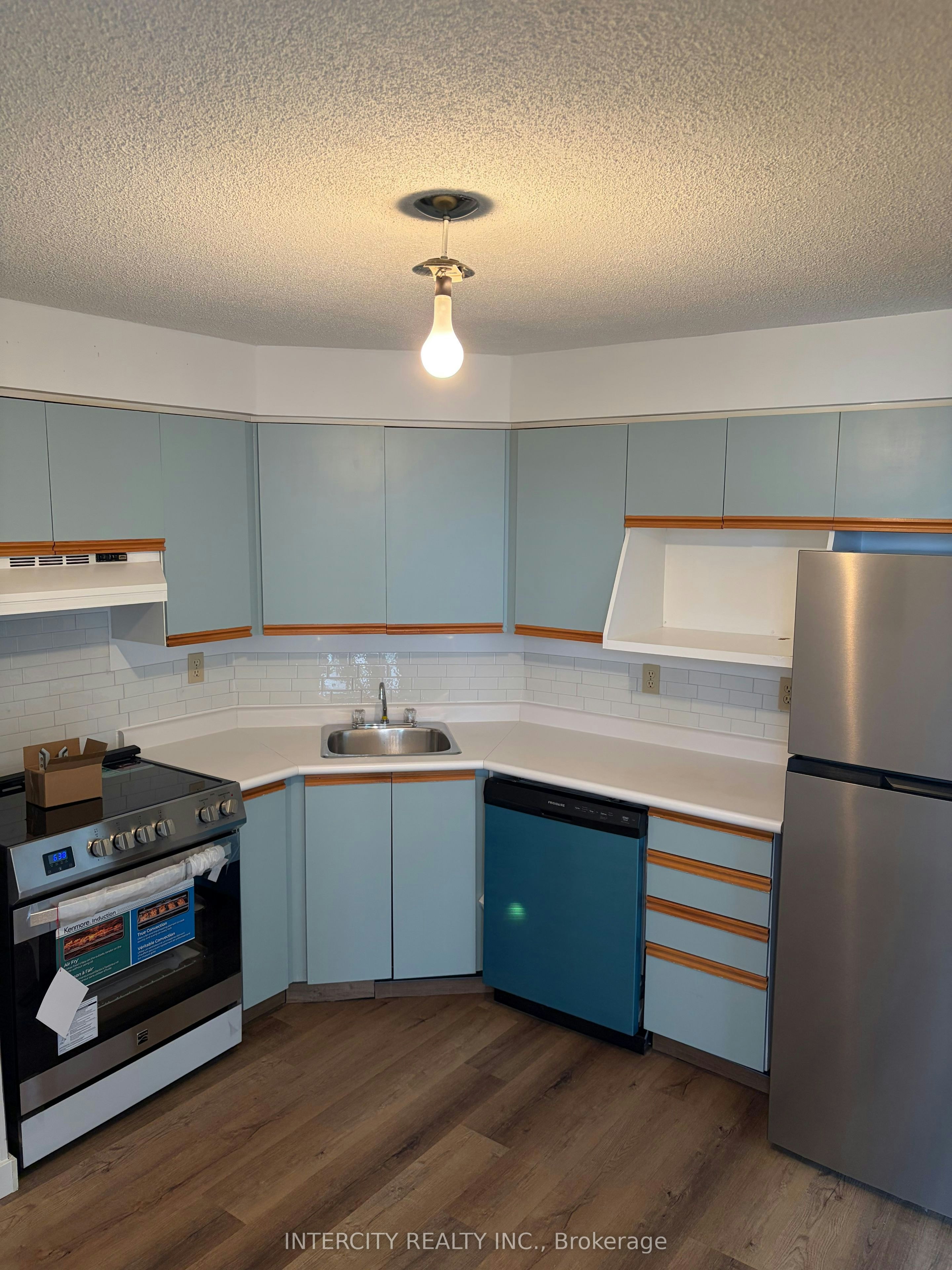 1110-61 Markbrook Lane, Toronto, ON, M9V 5E7 - 2