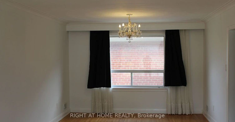 35 Warnica Avenue, Toronto, ON, M8Z 1Z5 - 6