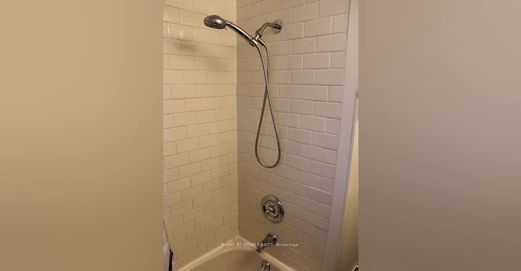 35 Warnica Avenue, Toronto, ON, M8Z 1Z5 - 12