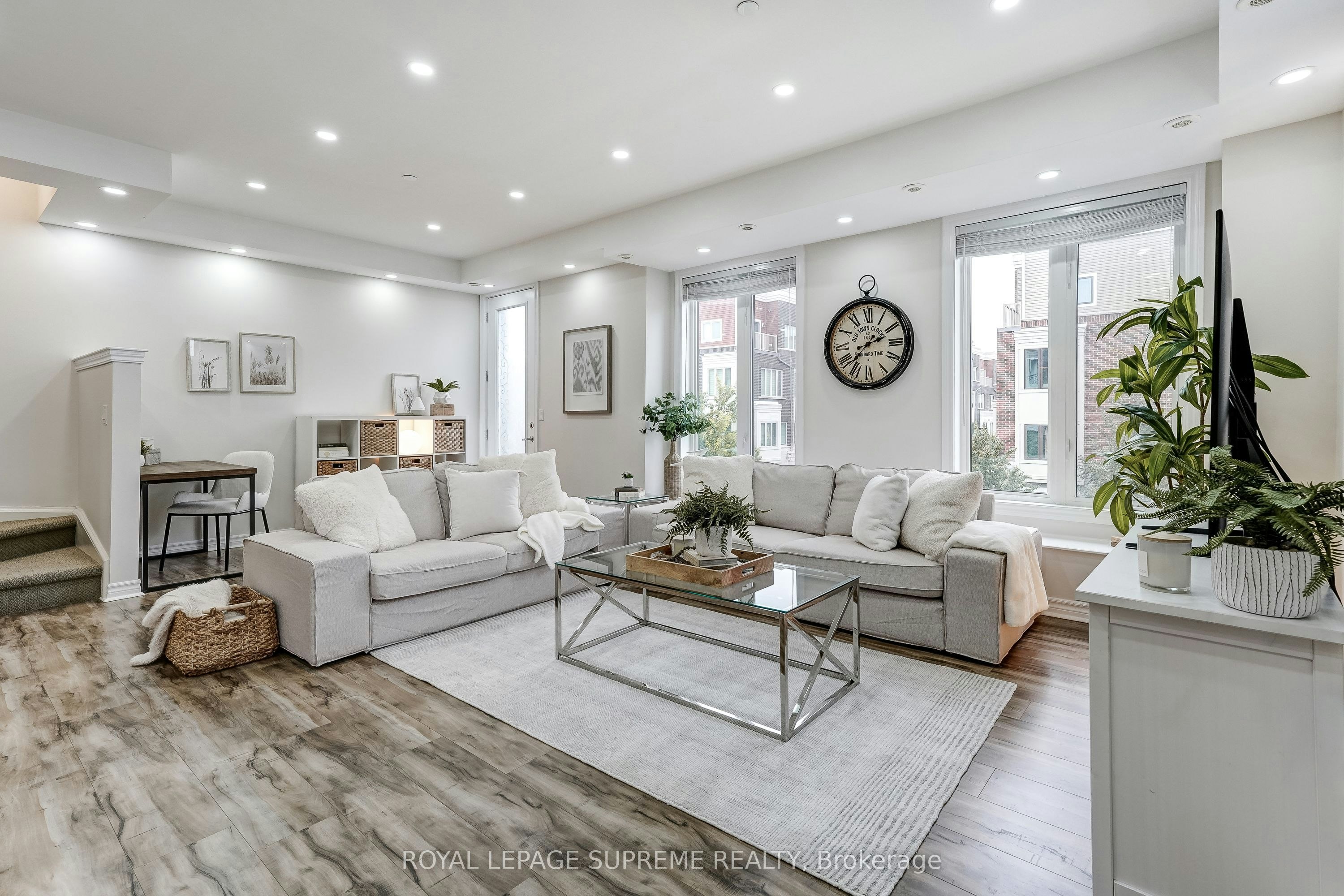 36-70 Eastwood Park Garden, Toronto, ON, M8W 0B2