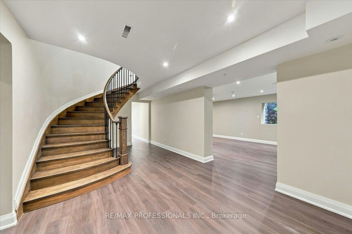 53 Edenvale Crescent, Toronto, ON, M9A 4A5 - 35