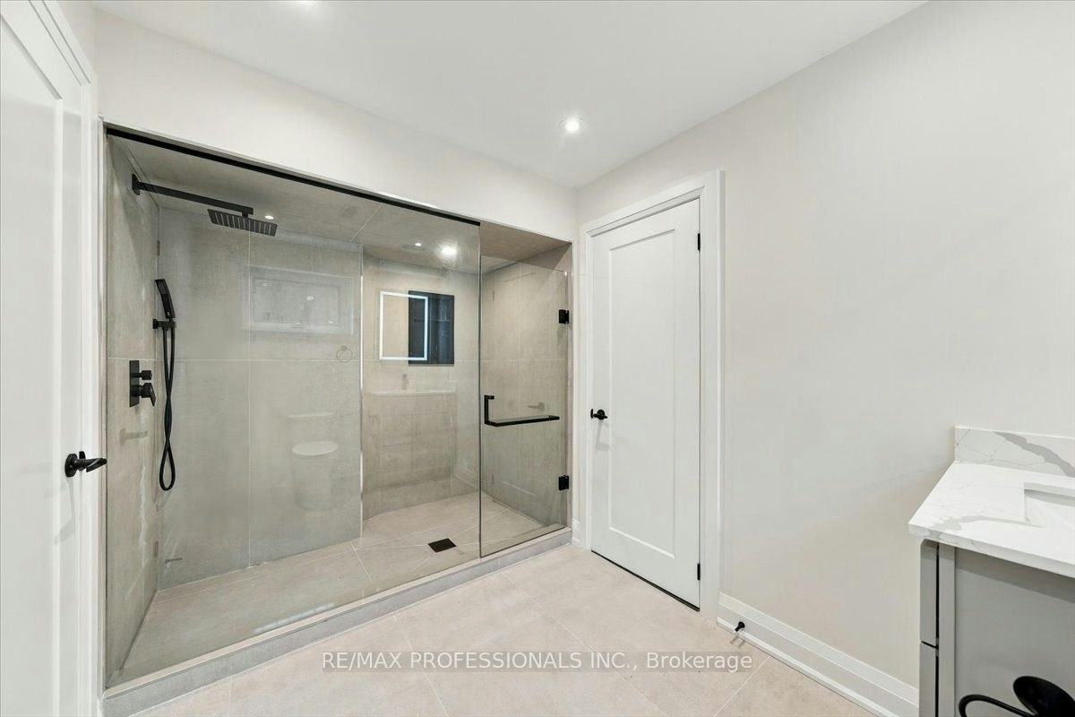 53 Edenvale Crescent, Toronto, ON, M9A 4A5 - 41