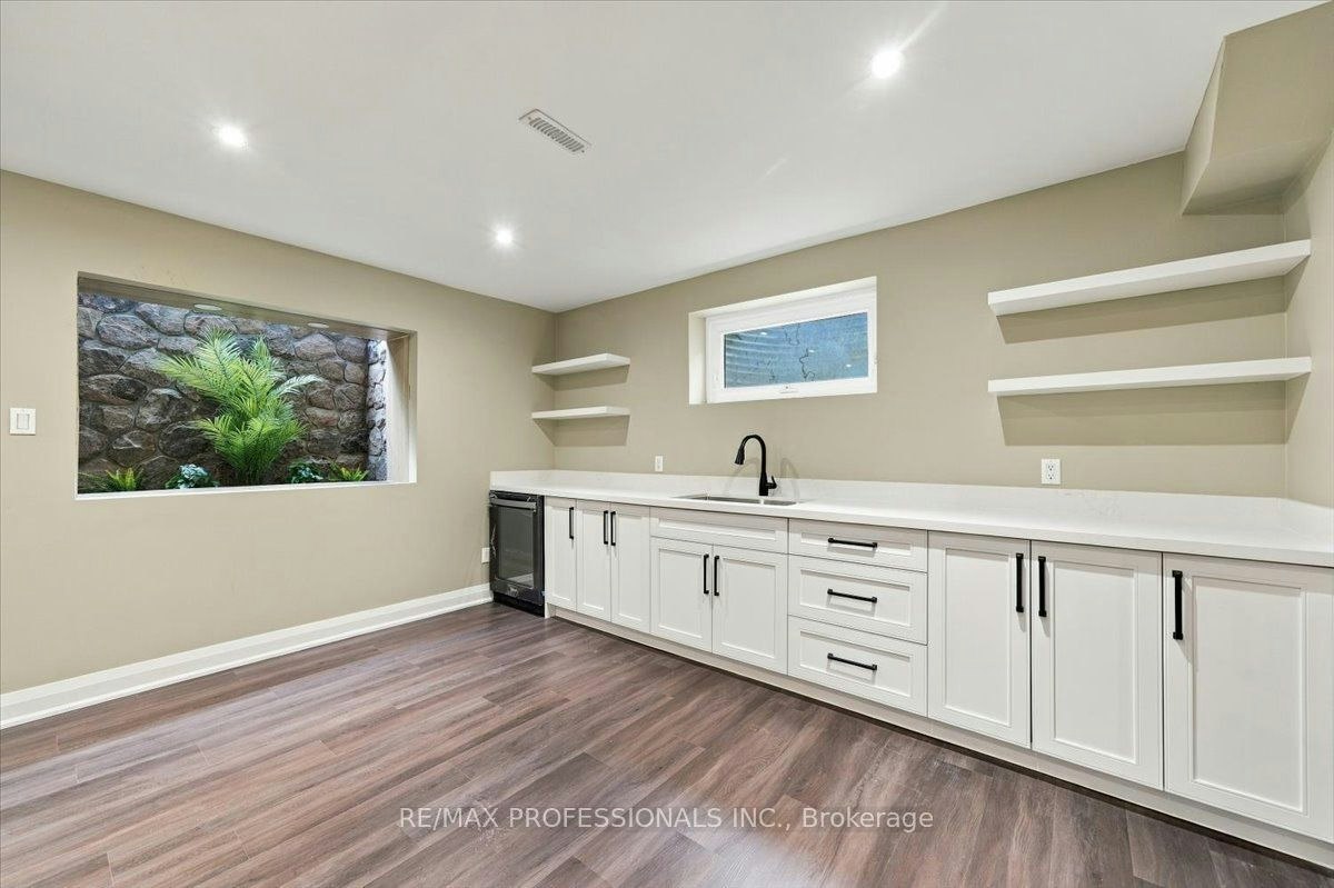 53 Edenvale Crescent, Toronto, ON, M9A 4A5 - 37