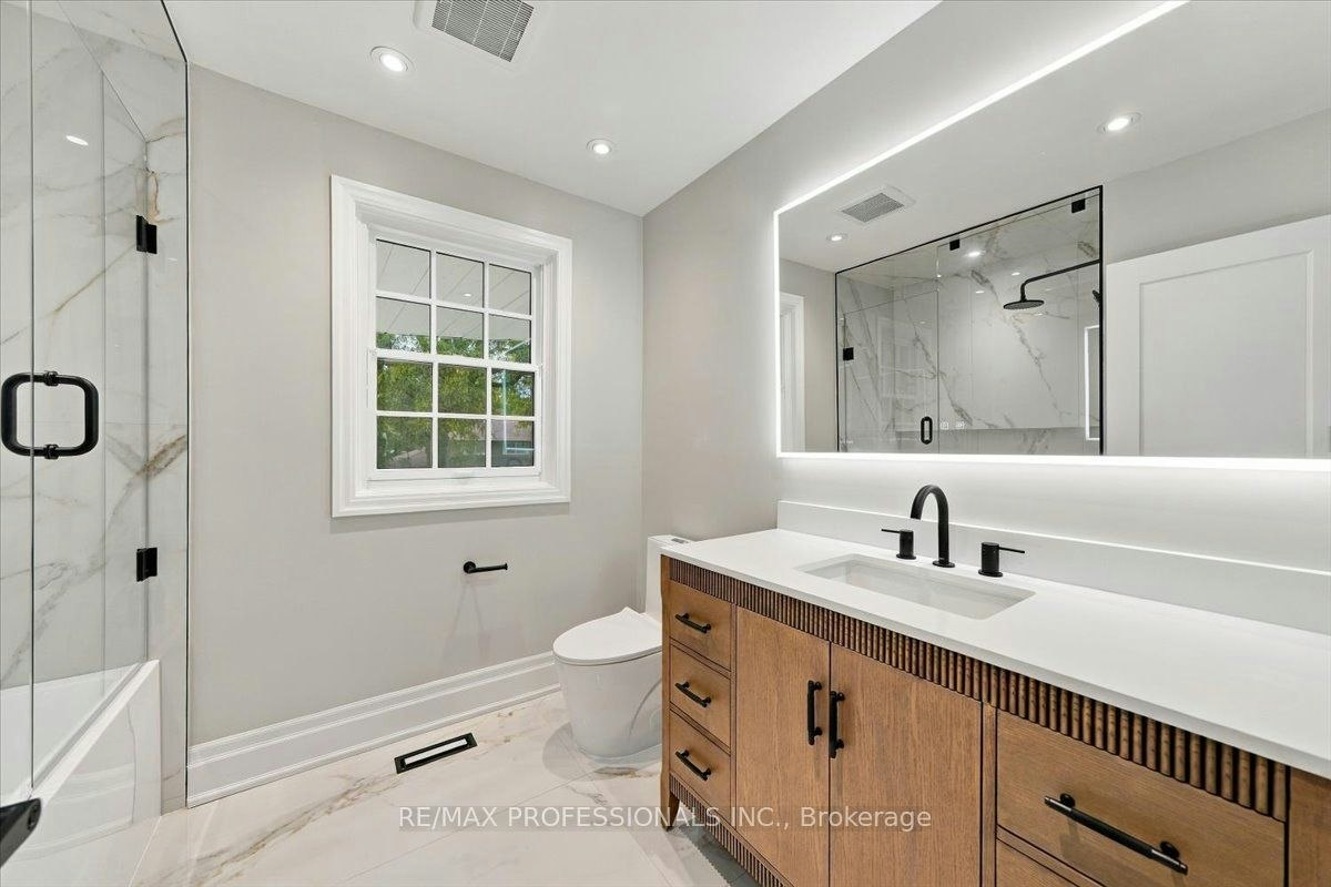 53 Edenvale Crescent, Toronto, ON, M9A 4A5 - 31