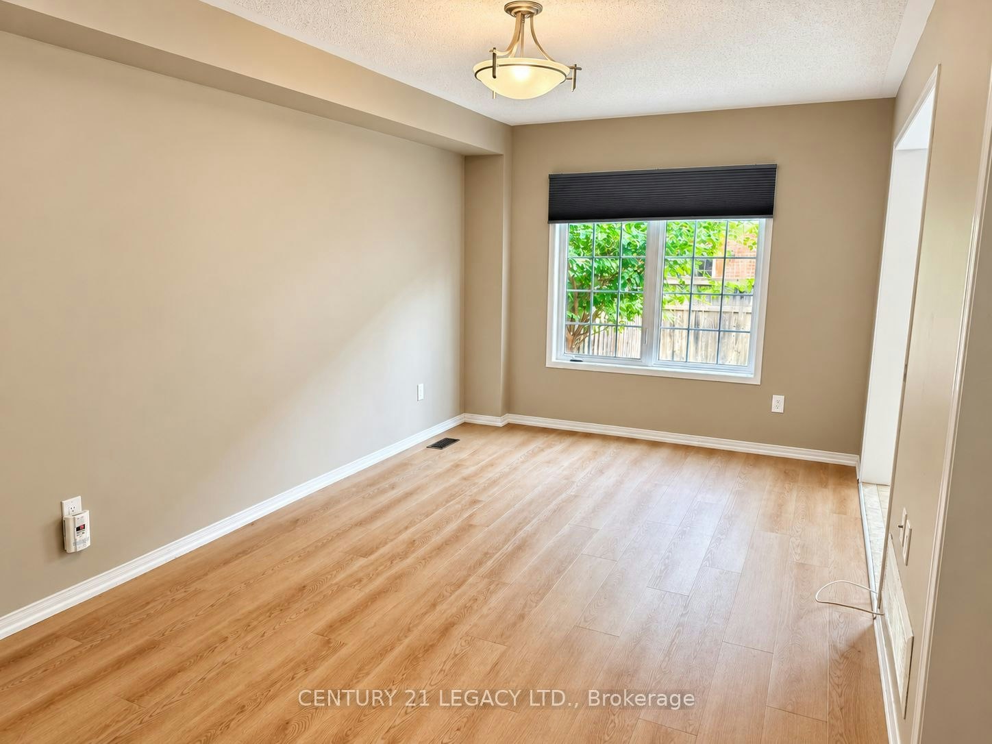3317 Mikalda Road, Burlington, ON, L7M 0K8 - 4