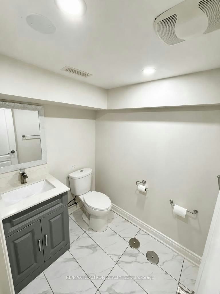 33 Raccoon Street, Brampton, ON, L6S 6L4 - 8
