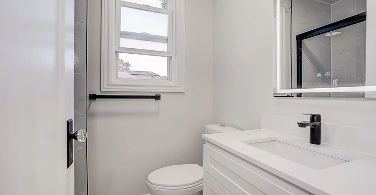 Main Floor Only-441 Rimilton Avenue, Toronto, ON, M8W 2G7 - 7