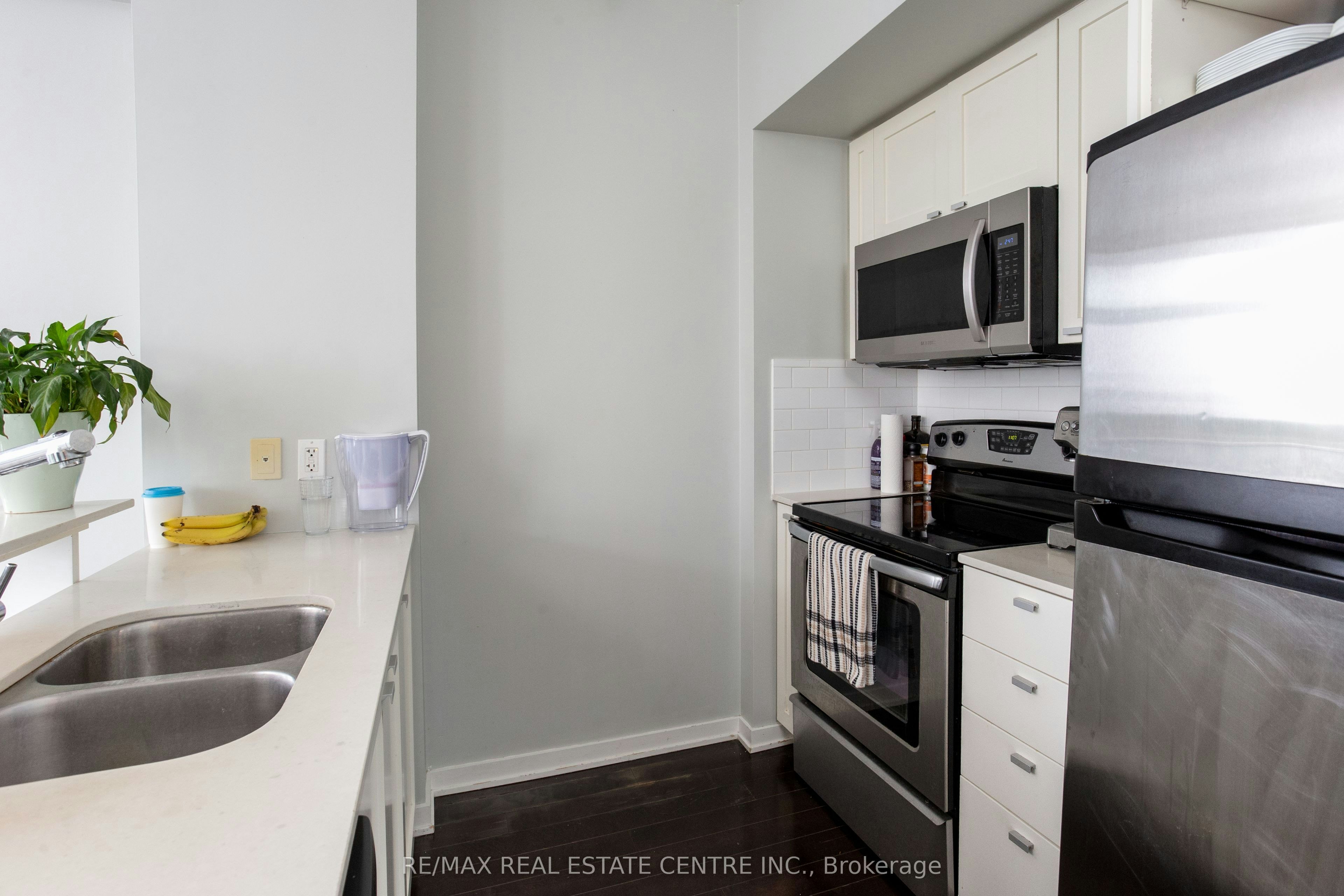 912-103 The Queensway N/A, Toronto, ON, M6S 5B3 - 8