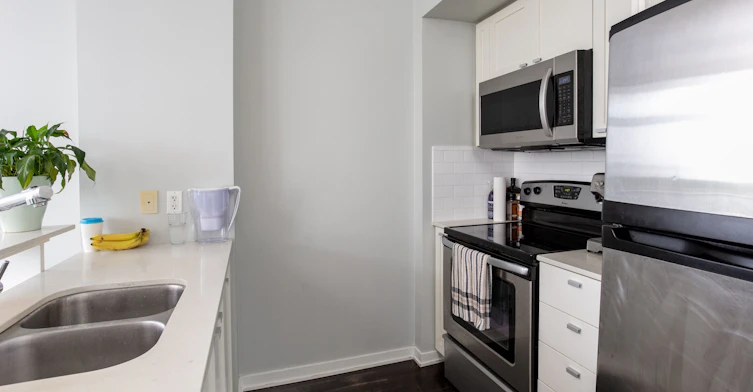 912-103 The Queensway N/A, Toronto, ON, M6S 5B3 - 8
