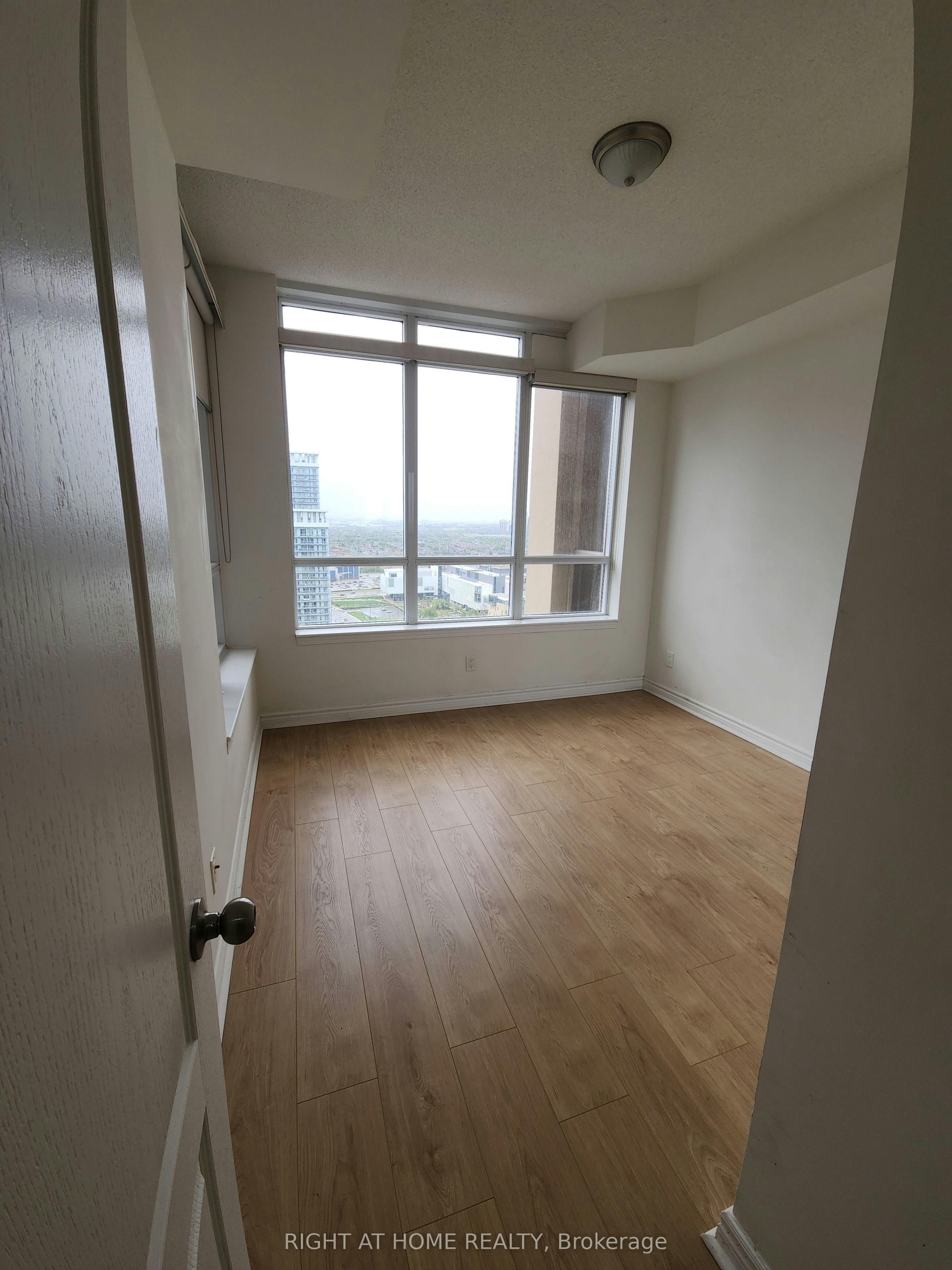 2806-4090 Living Arts Drive, Mississauga, ON, L5B 4M8 - 4