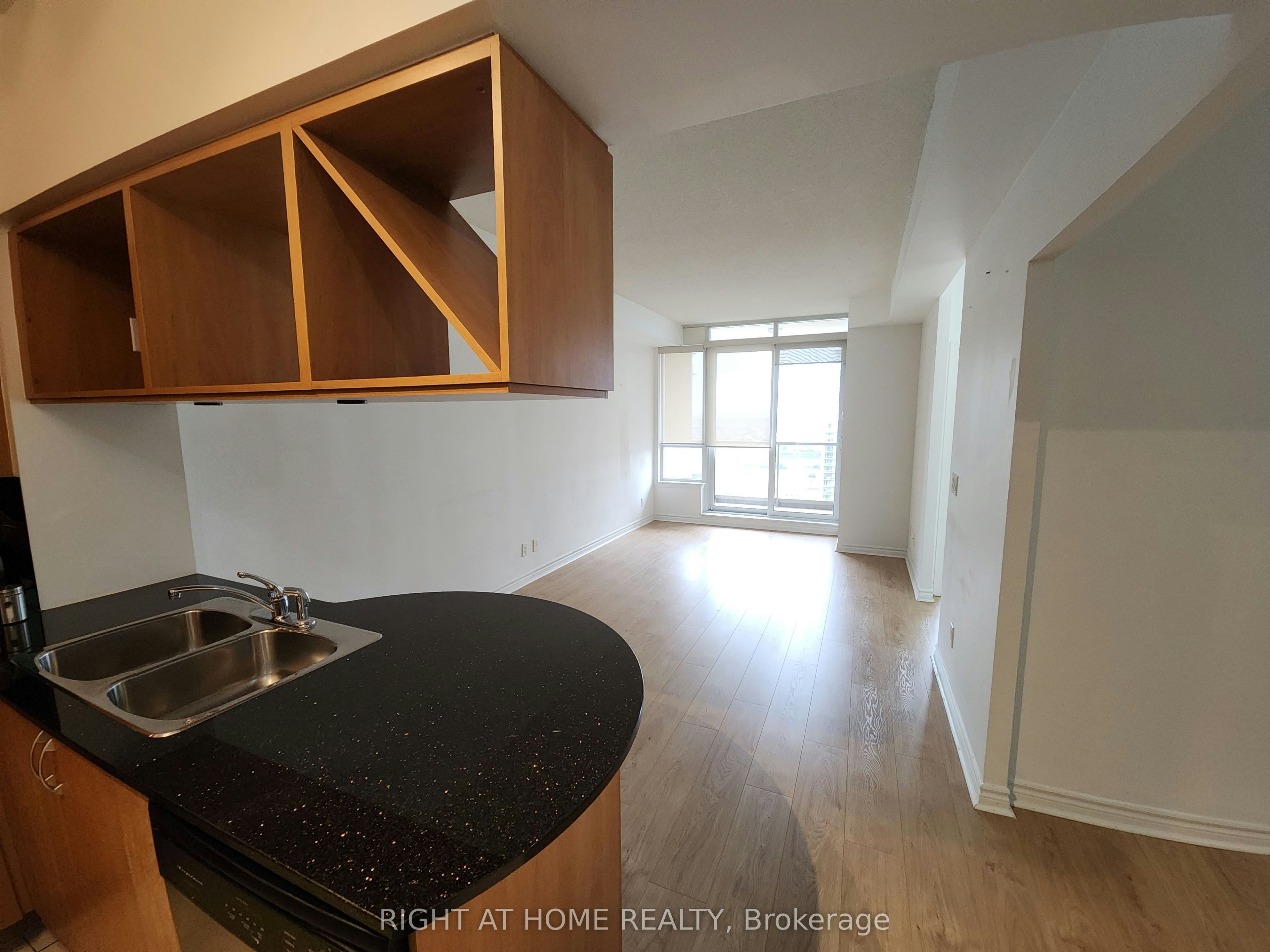 2806-4090 Living Arts Drive, Mississauga, ON, L5B 4M8 - 3
