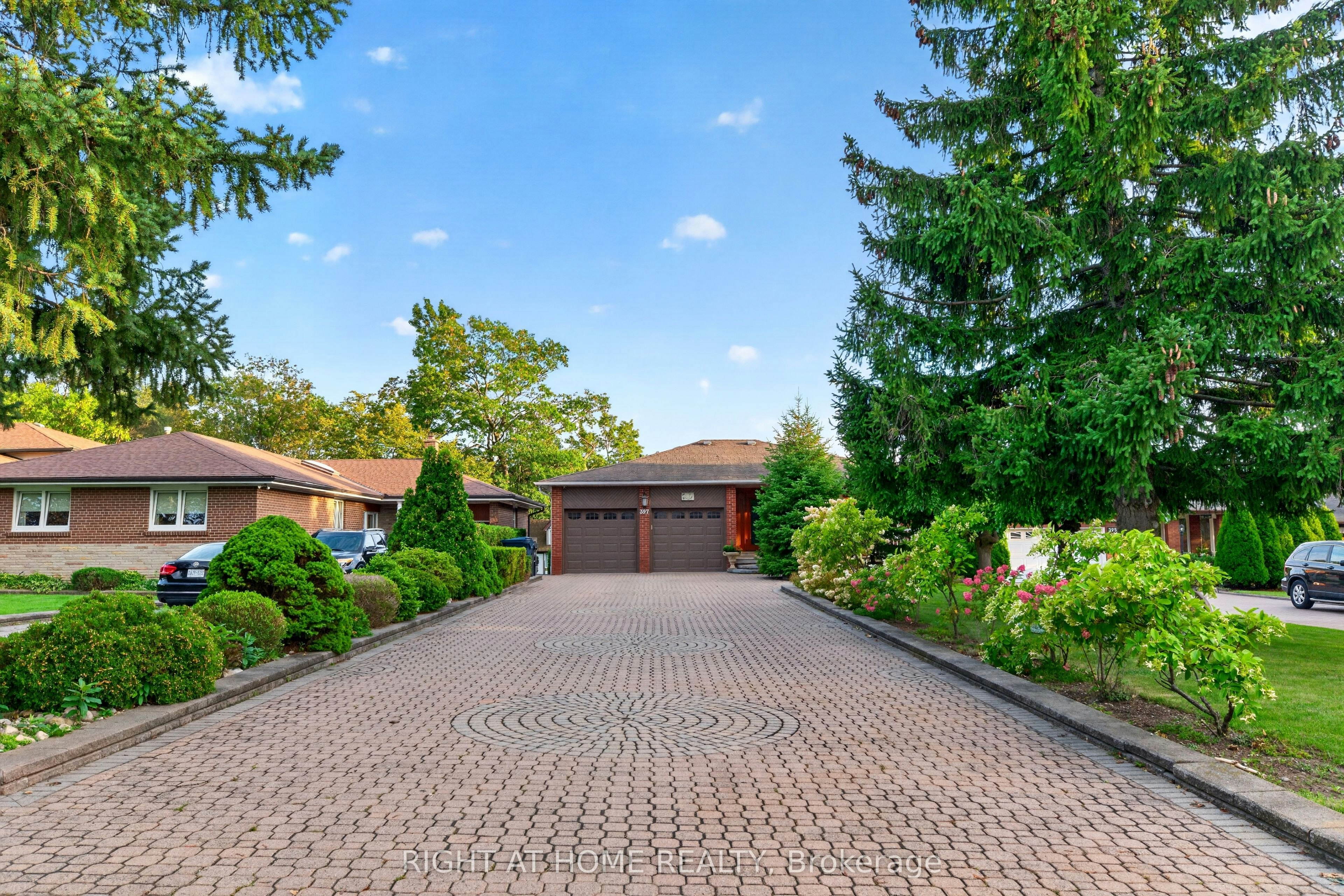 397 Maple Leaf Drive, Toronto, ON, M6L 1P4
