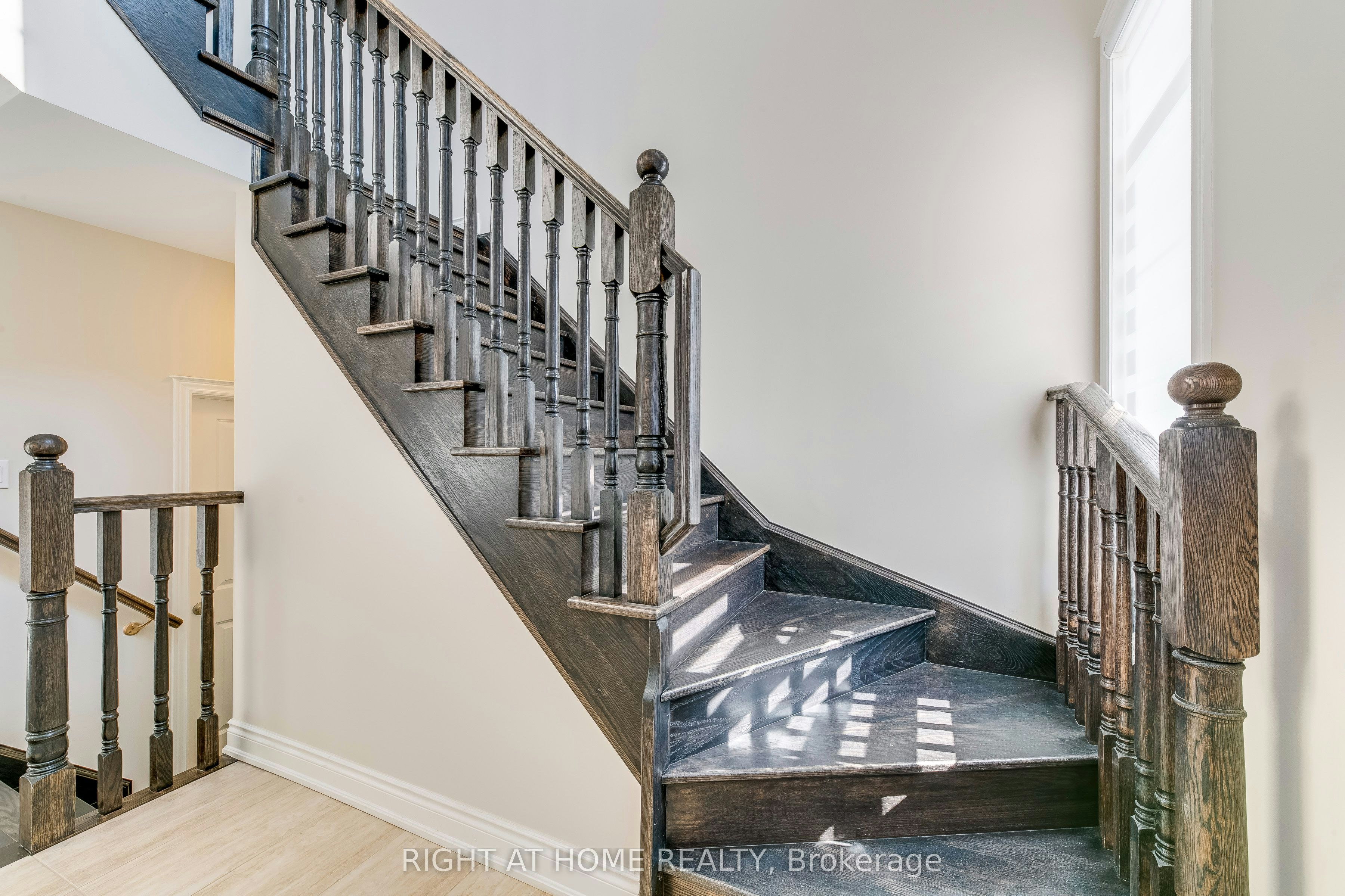 537 Terrace Way, Oakville, ON, L6M 1N6 - 12