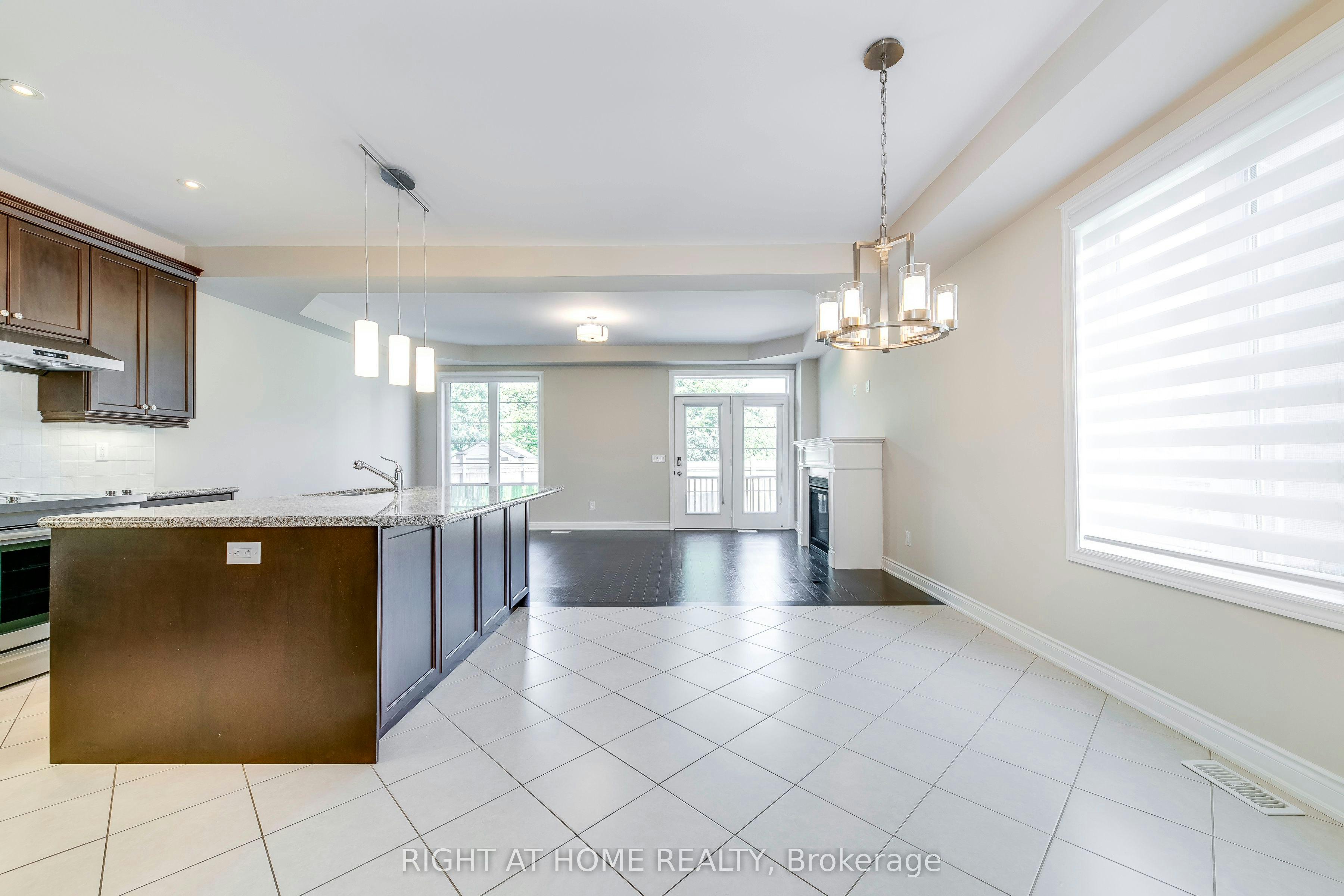 537 Terrace Way, Oakville, ON, L6M 1N6 - 4