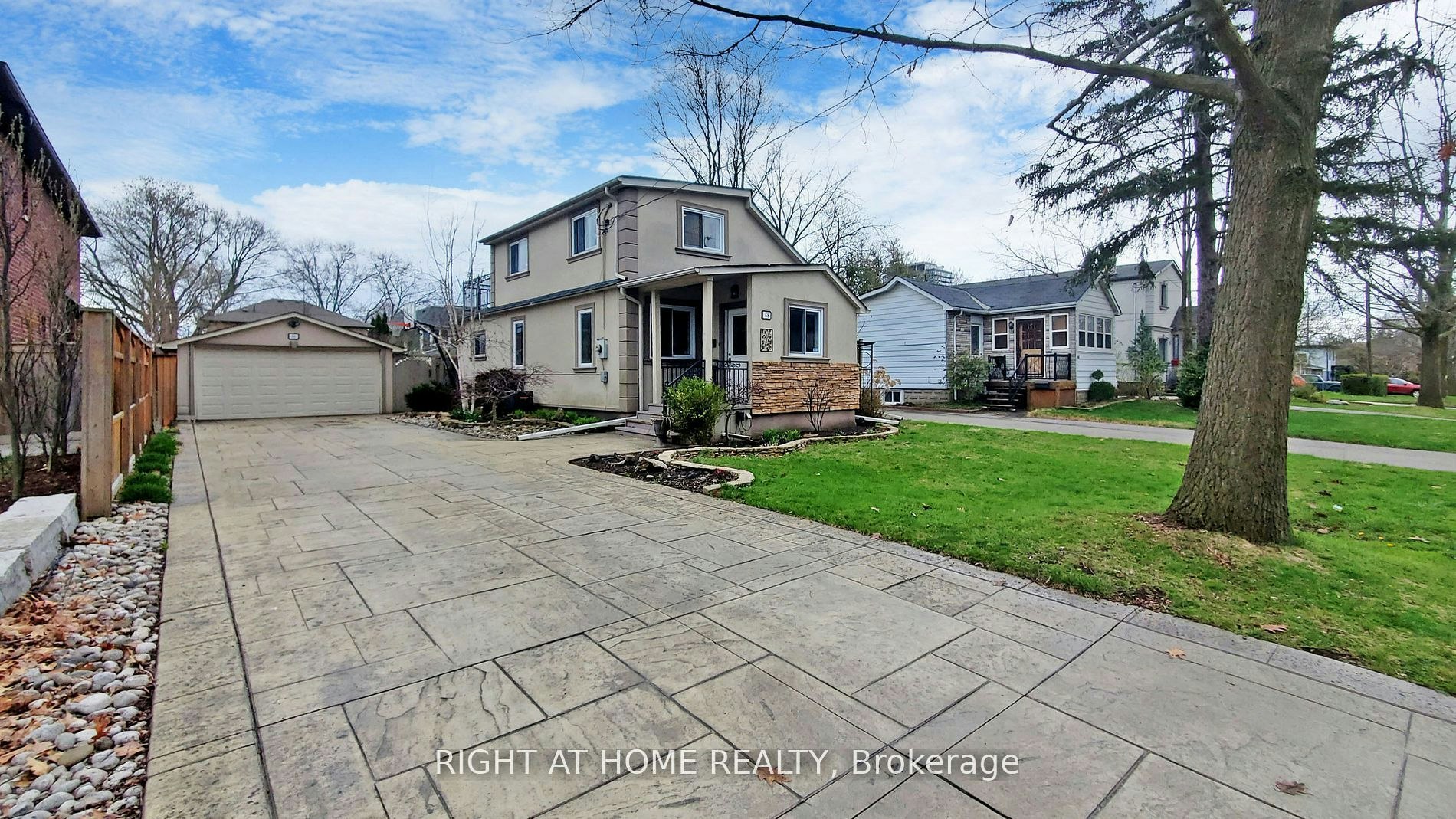 68 Eaglewood Boulevard E, Mississauga, ON, L5G 1V4