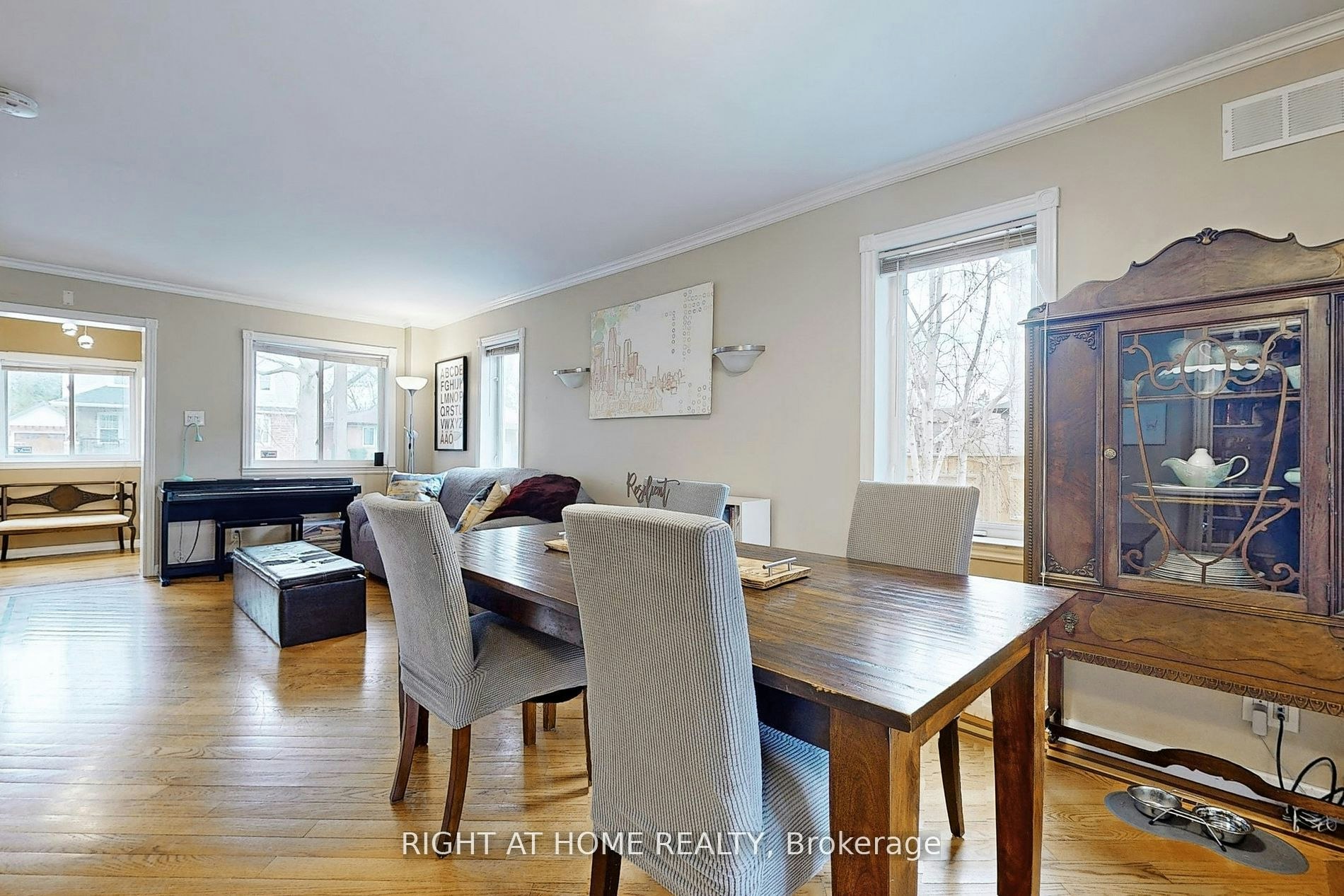 68 Eaglewood Boulevard E, Mississauga, ON, L5G 1V4 - 9
