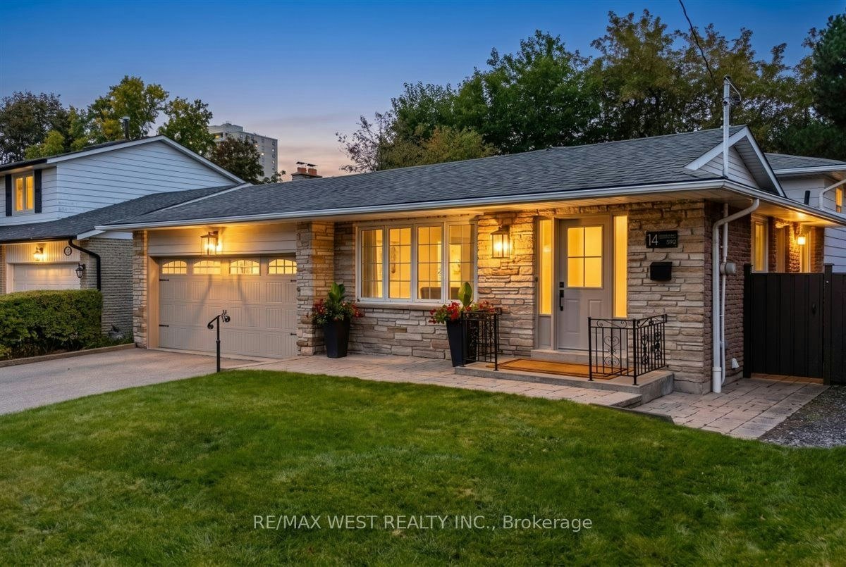 14 Burnhamill Place, Toronto, ON, M9C 3S4