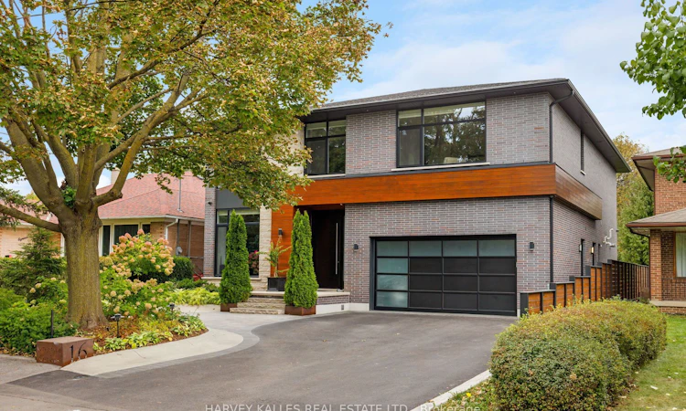 16 Graystone Gardens