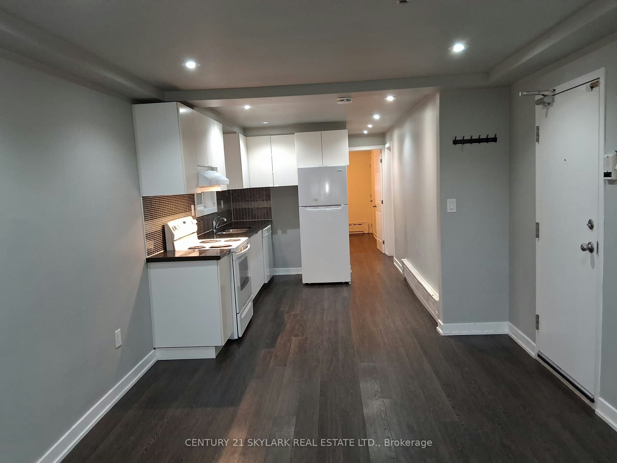 Lower-78 Cavell Avenue, Toronto, ON, M8V 1P2 - 3