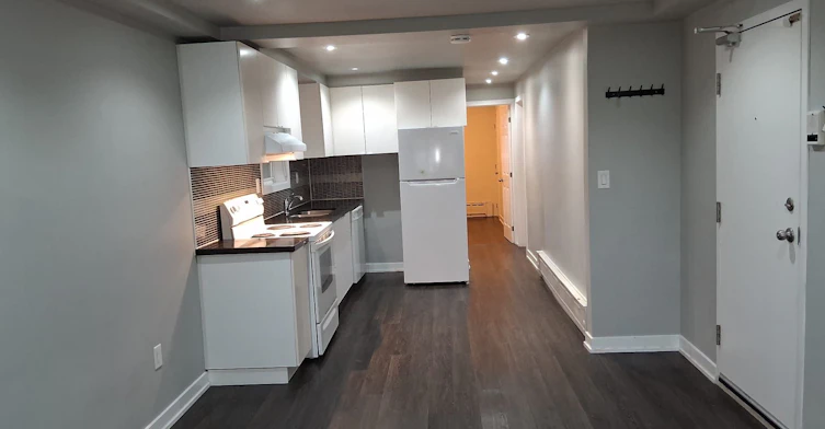Lower-78 Cavell Avenue, Toronto, ON, M8V 1P2 - 3