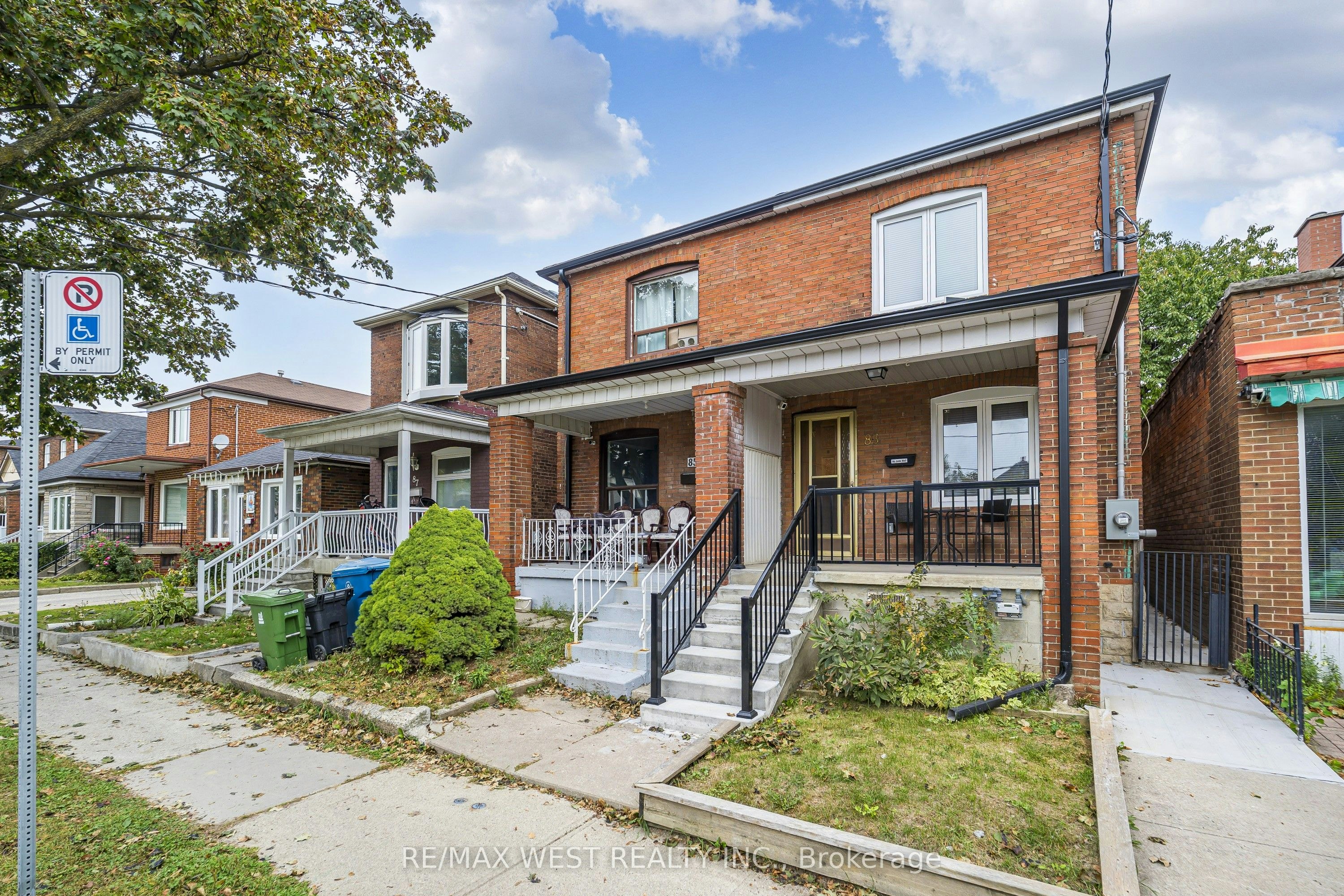 83 Scott Road, Toronto, ON, M6M 3T3