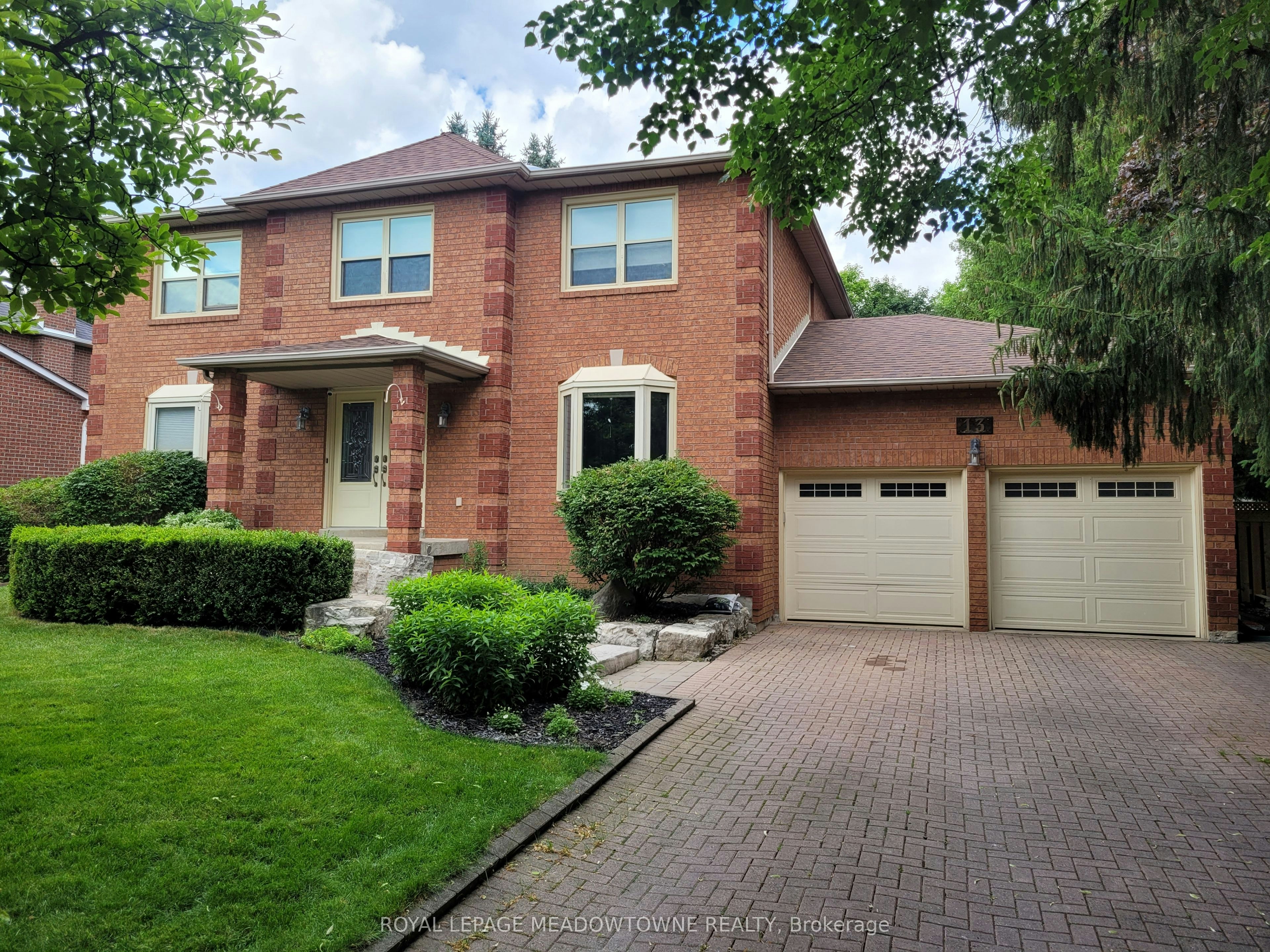 13 Mckee Drive, Caledon, ON, L7C 1G8