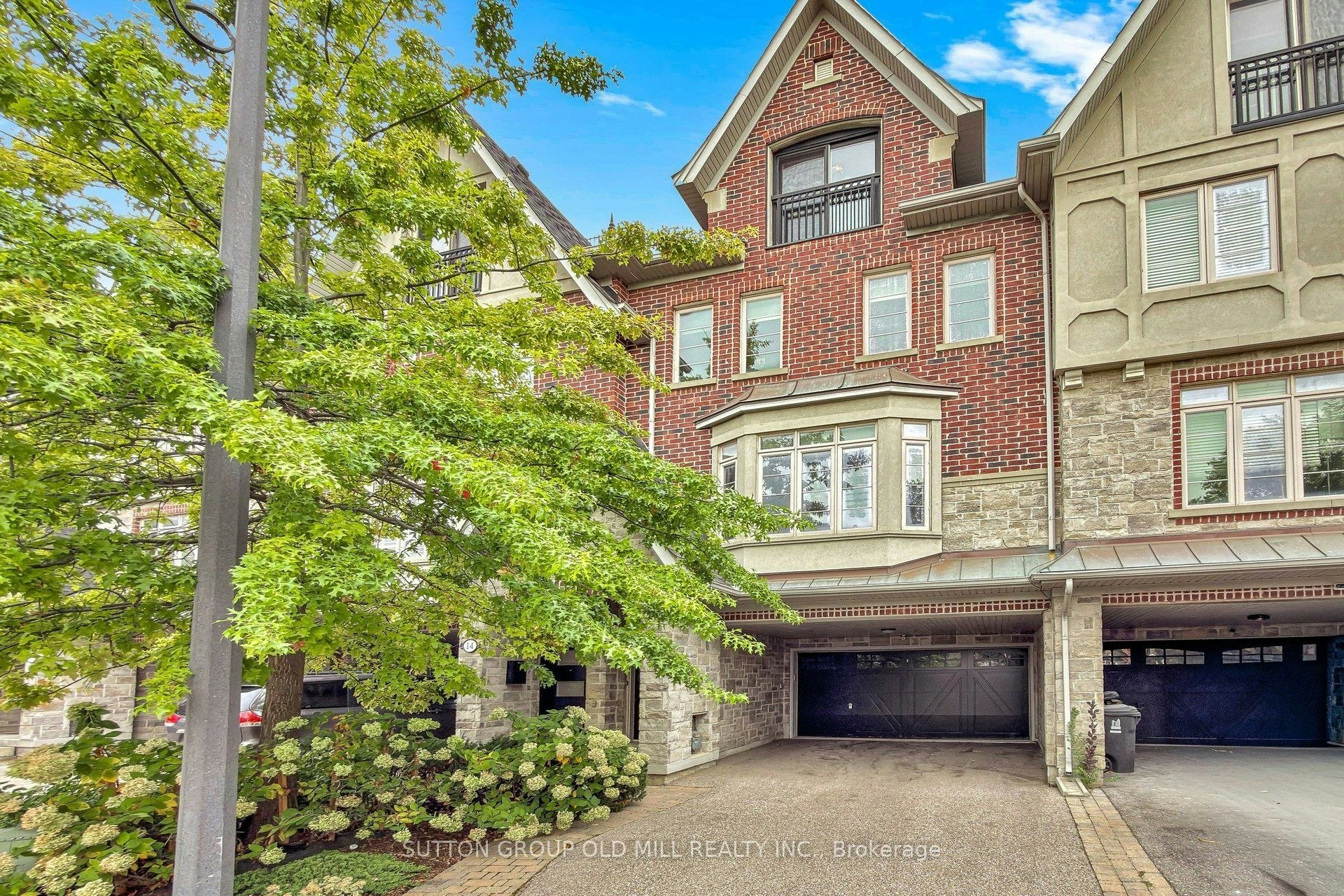 12 Gala Lane, Toronto, ON, M8Y 0A9