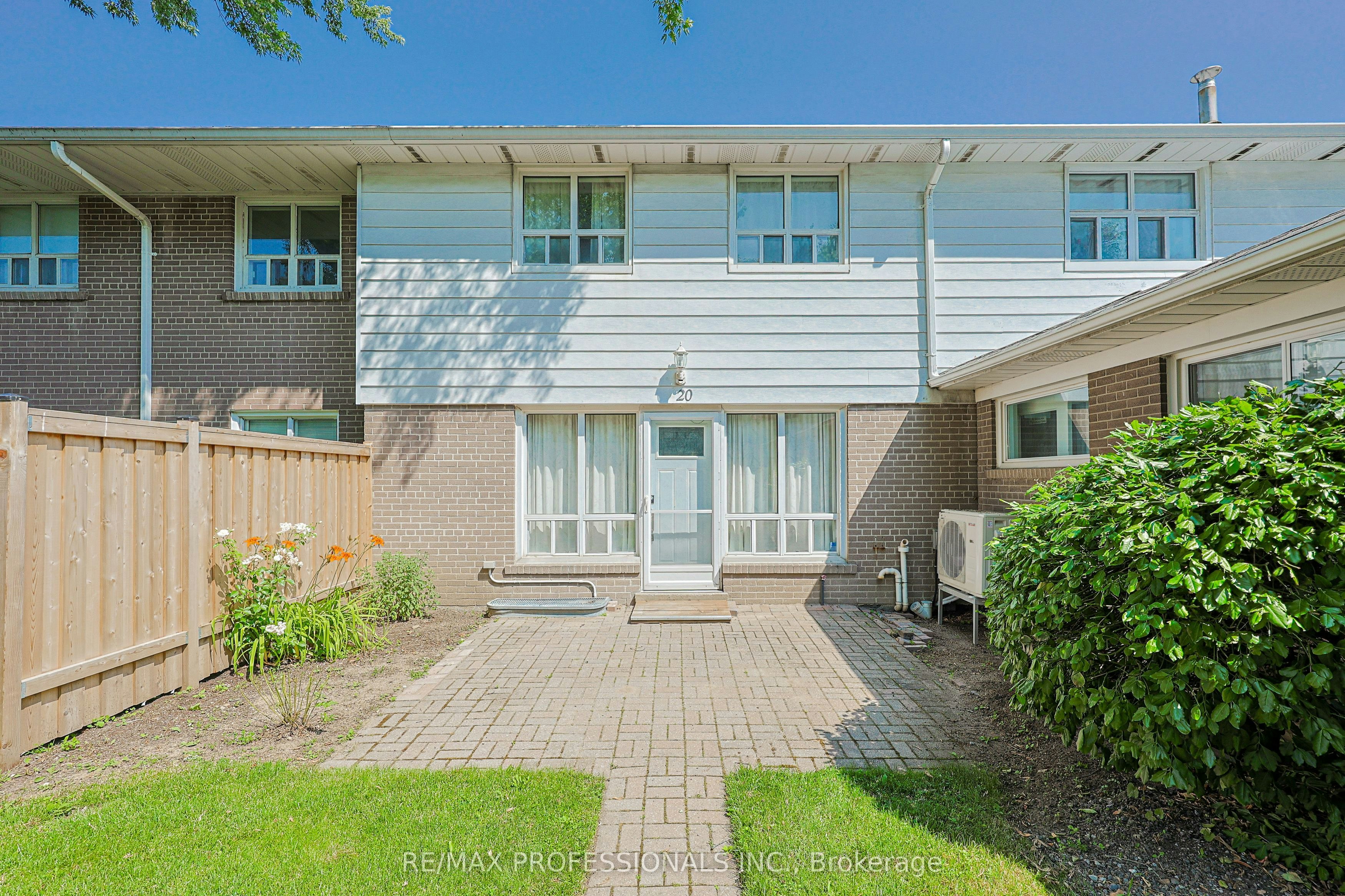 20-160 Carsbrooke Road, Toronto, ON, M9C 1G9