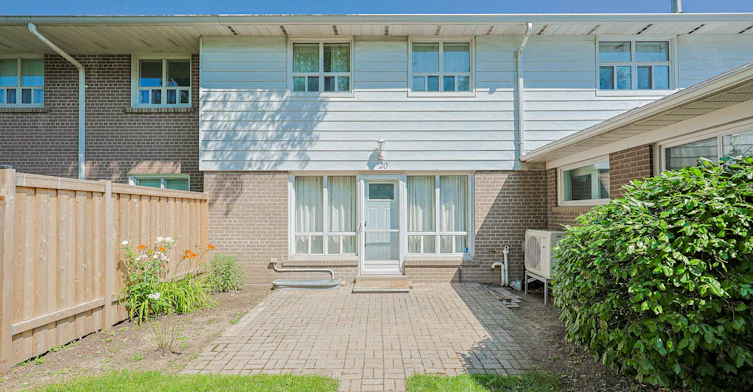 20-160 Carsbrooke Road, Toronto, ON, M9C 1G9