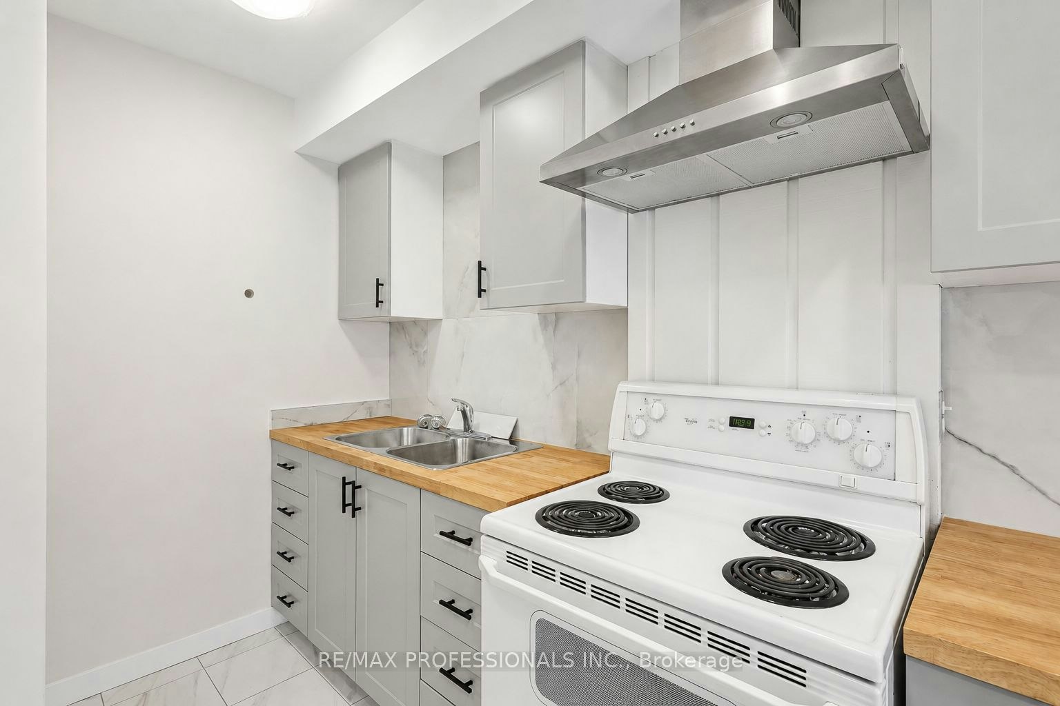 20-160 Carsbrooke Road, Toronto, ON, M9C 1G9 - 12