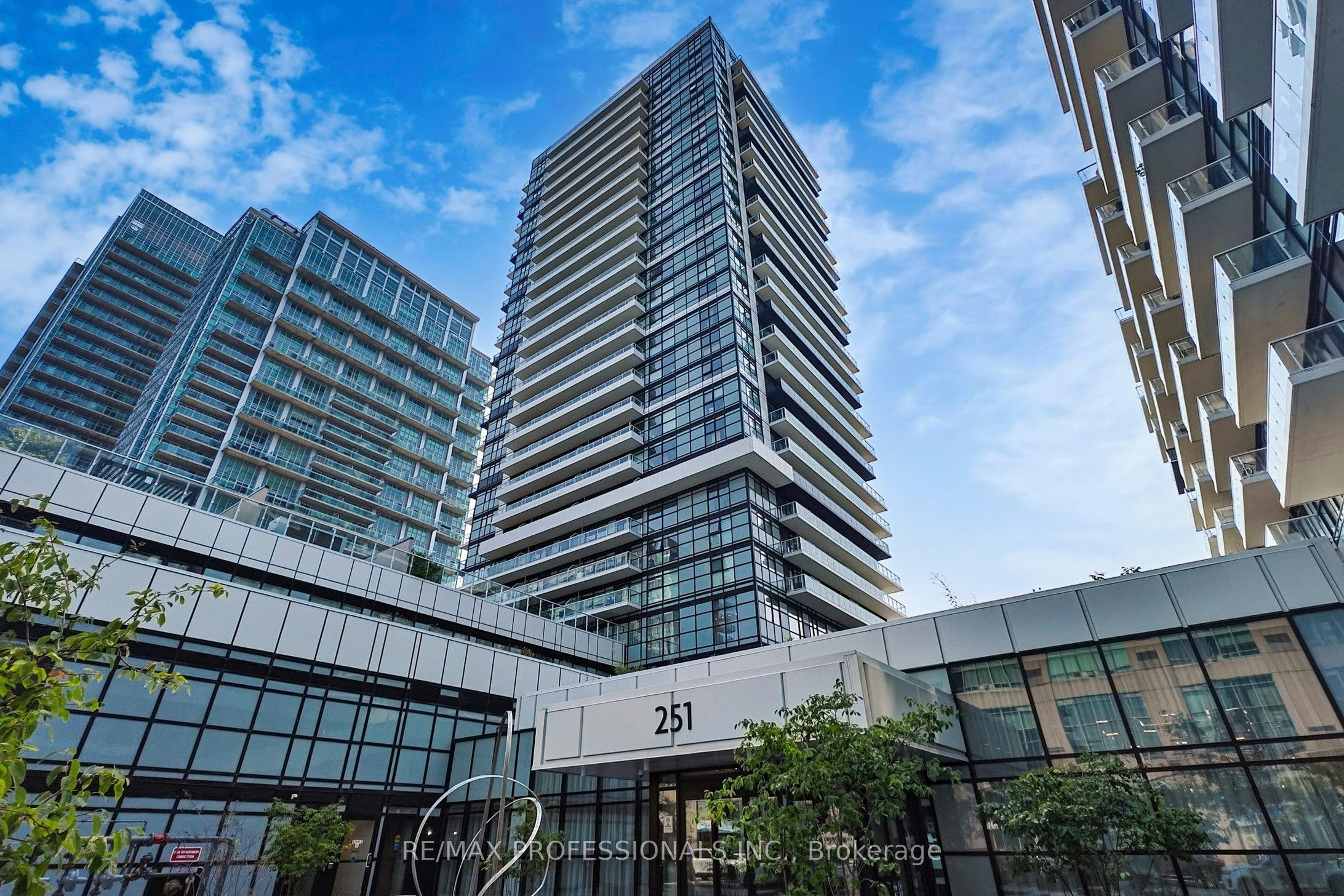 504-251 Manitoba Street, Toronto, ON, M8Y 0C7 - 10