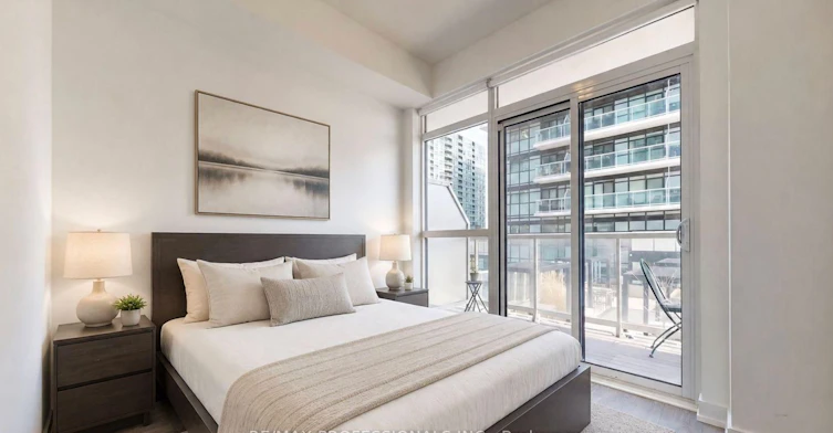 504-251 Manitoba Street, Toronto, ON, M8Y 0C7
