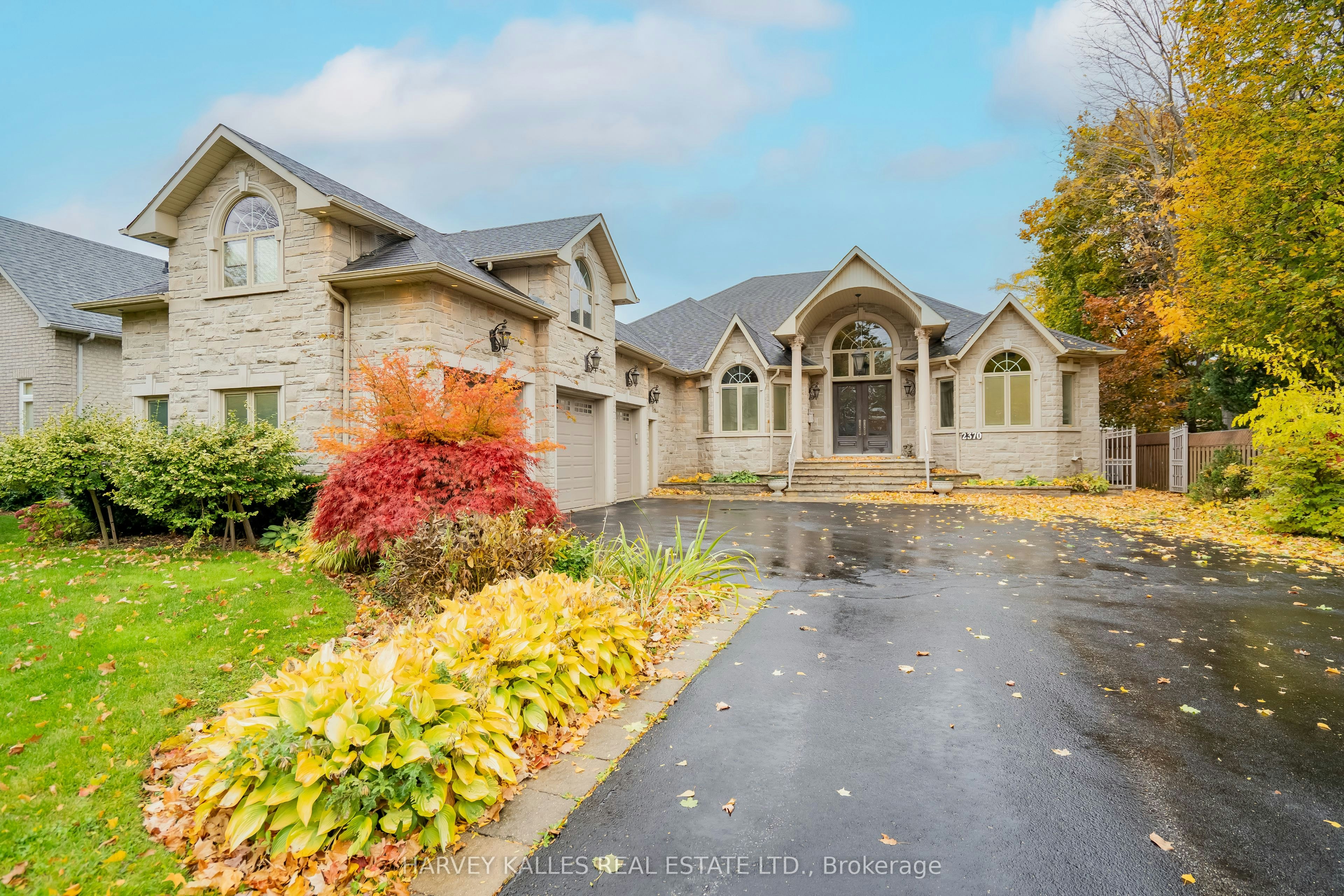 2370 Hammond Road, Mississauga, ON, L5K 1T2