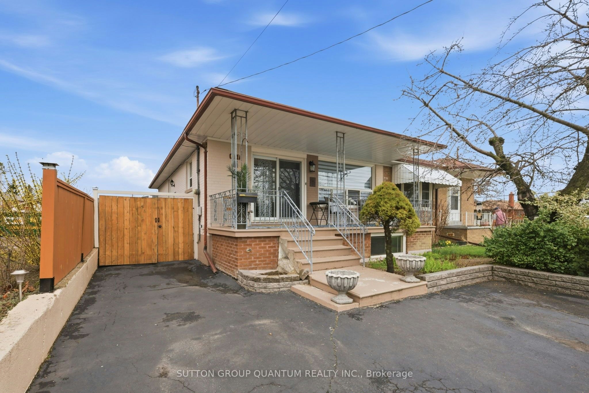1257 Alexandra Avenue, Mississauga, ON, L5E 2A7