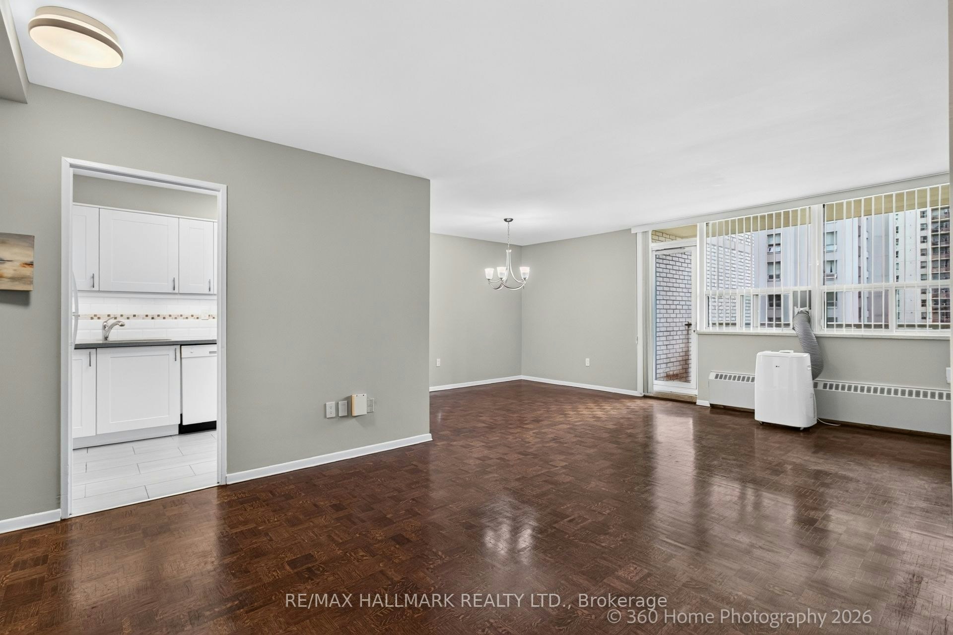 1111-360 Ridelle Avenue, Toronto, ON, M6B 1K1 - 7