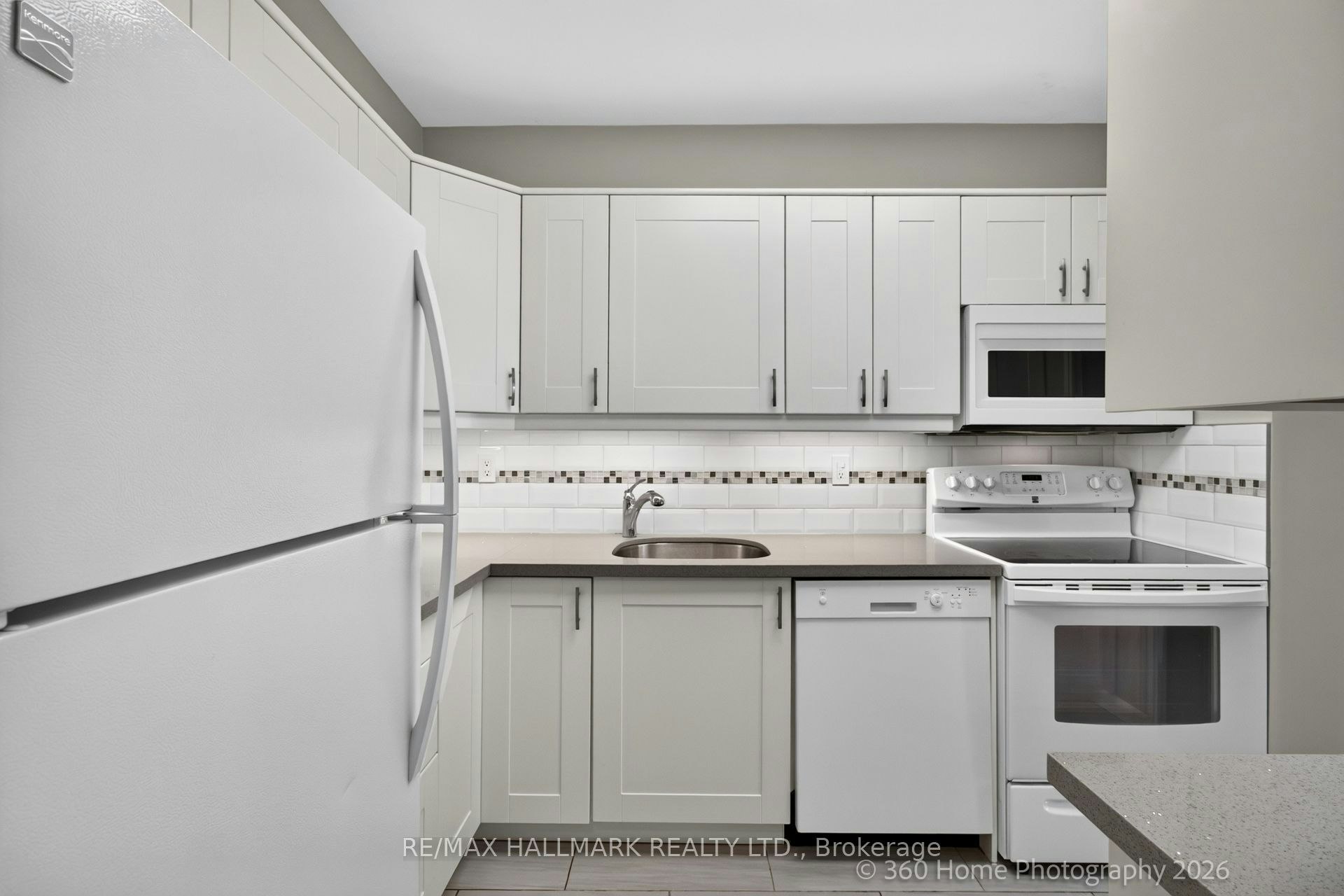 1111-360 Ridelle Avenue, Toronto, ON, M6B 1K1 - 12