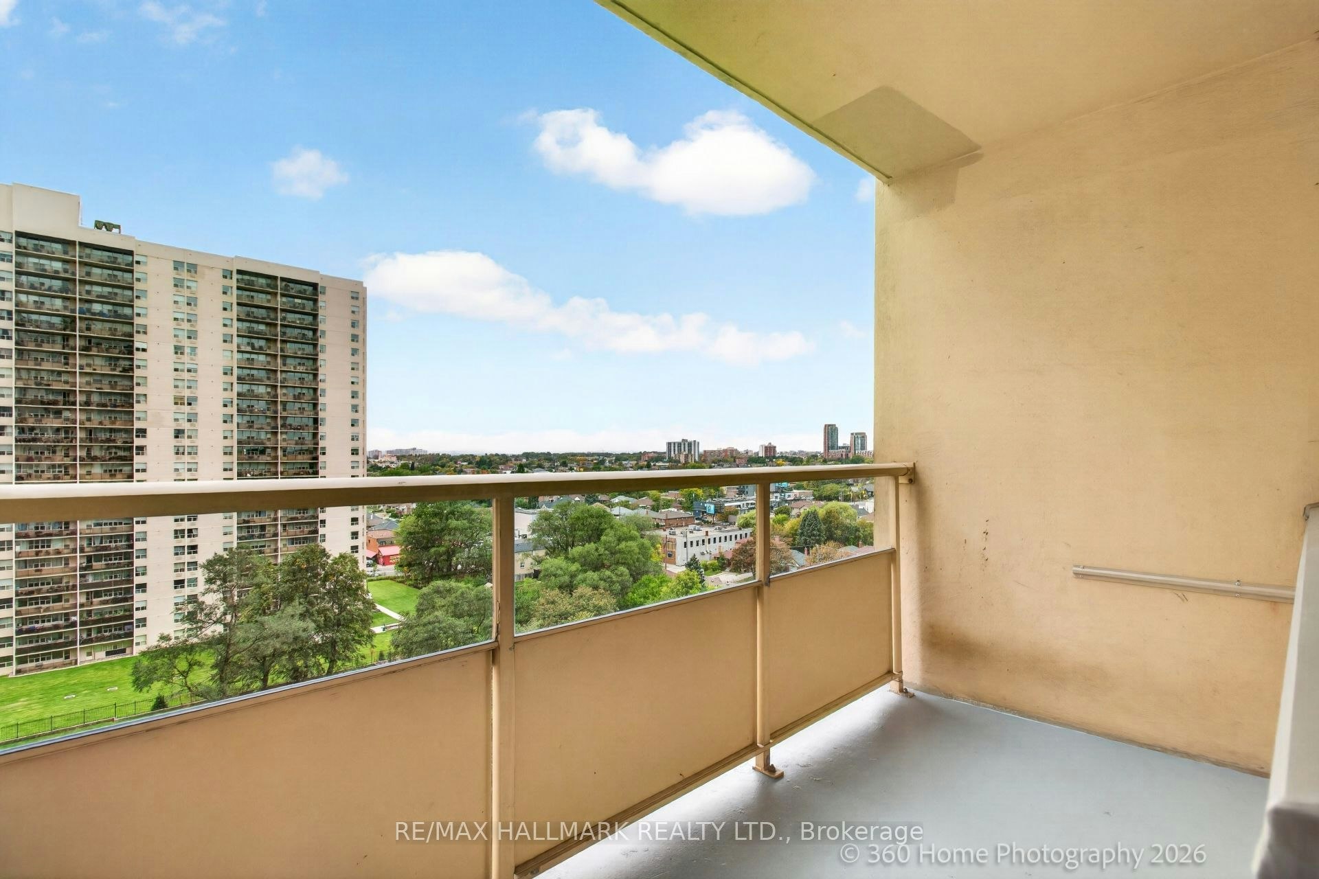 1111-360 Ridelle Avenue, Toronto, ON, M6B 1K1 - 18