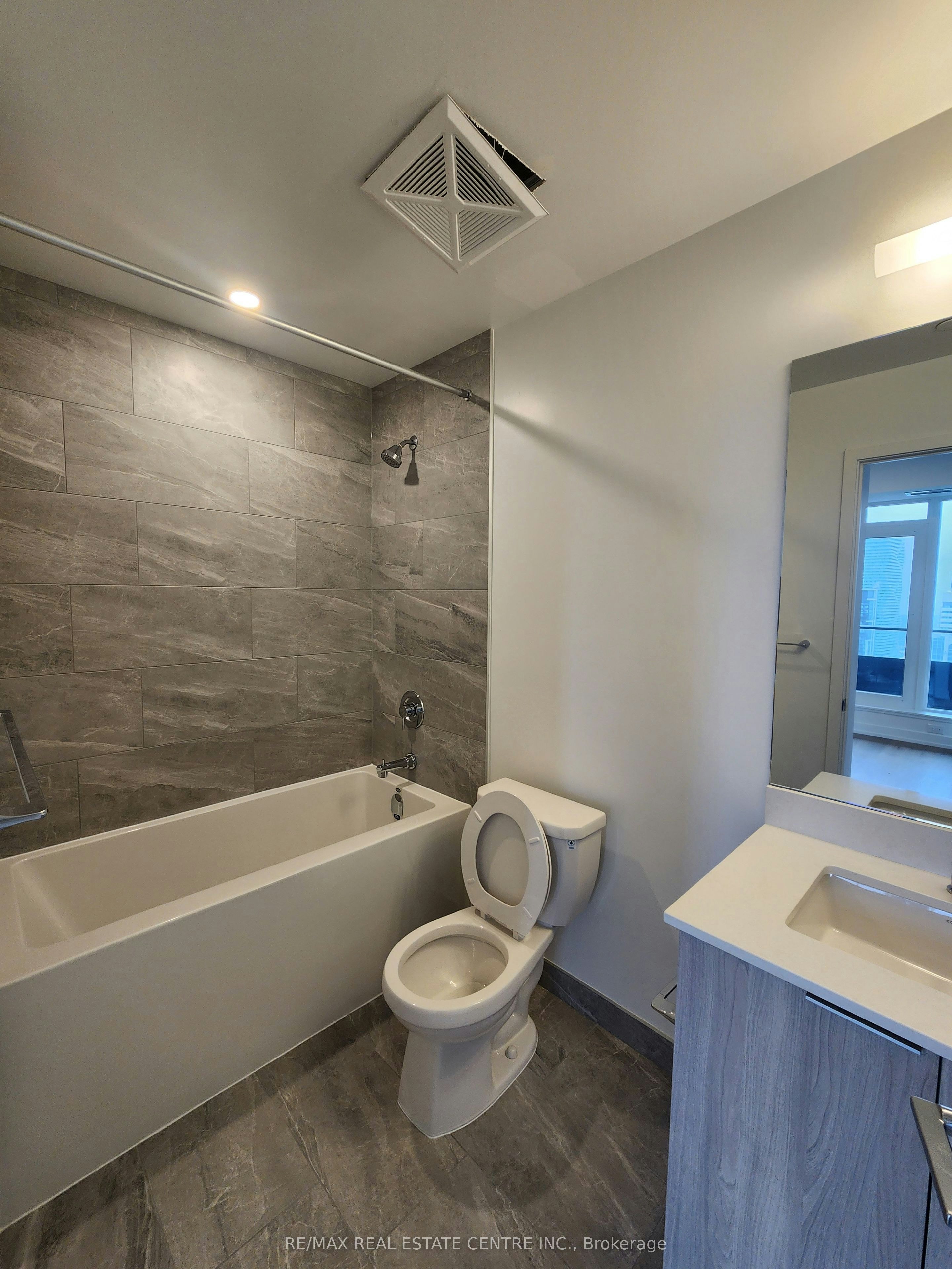 4305-395 Square One Drive, Mississauga, ON, L5B 0P6 - 10