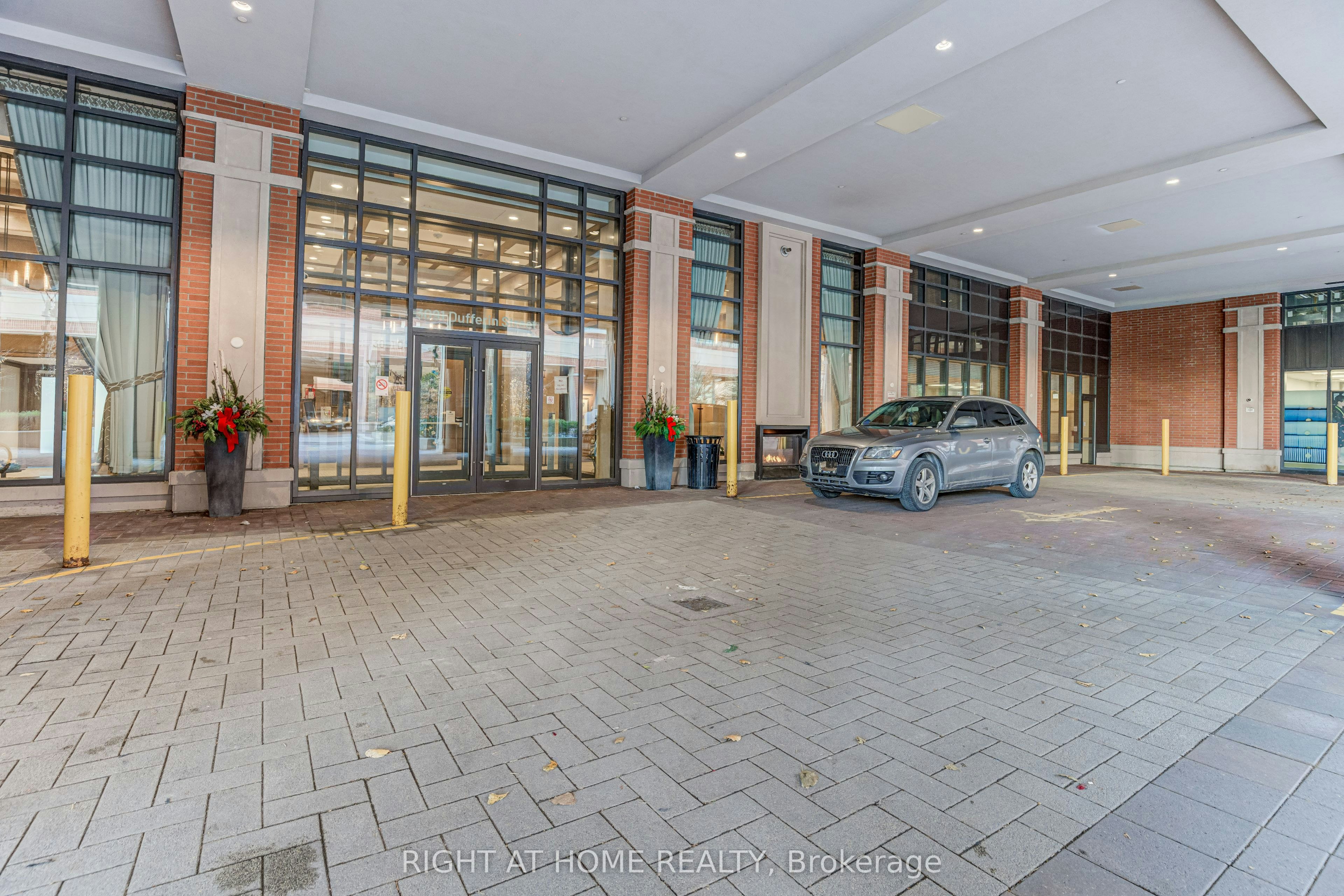 905-3091 Dufferin Street, Toronto, ON, M6A 0C4 - 2