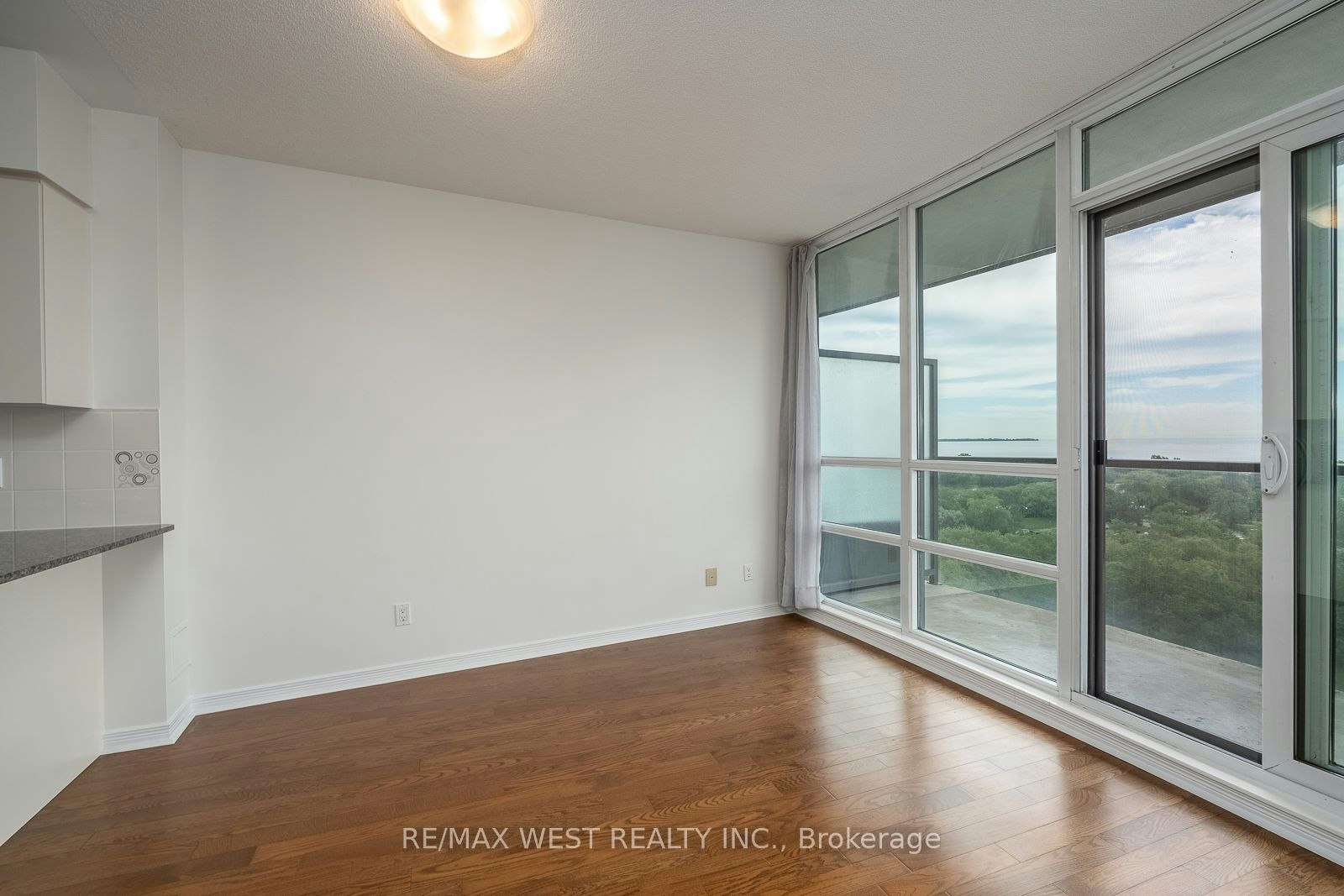 908-2240 Lake Shore Boulevard W, Toronto, ON, M8V 0B1 - 7