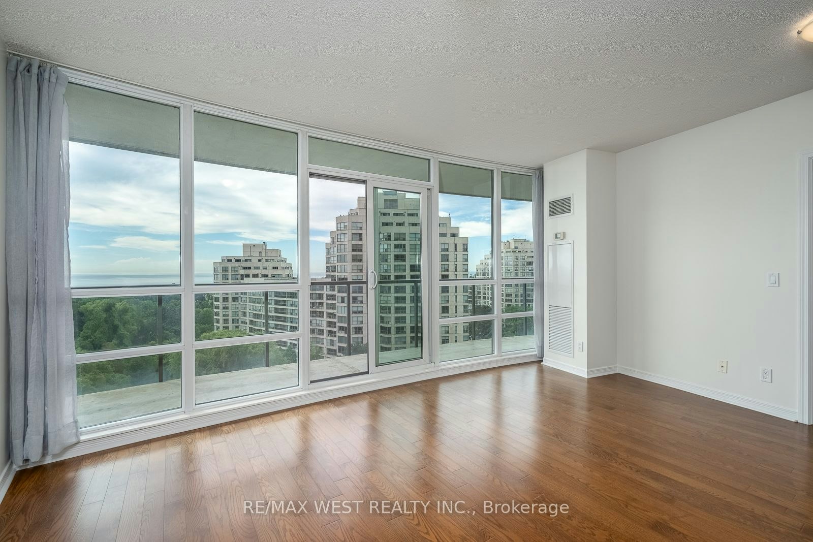 908-2240 Lake Shore Boulevard W, Toronto, ON, M8V 0B1 - 6